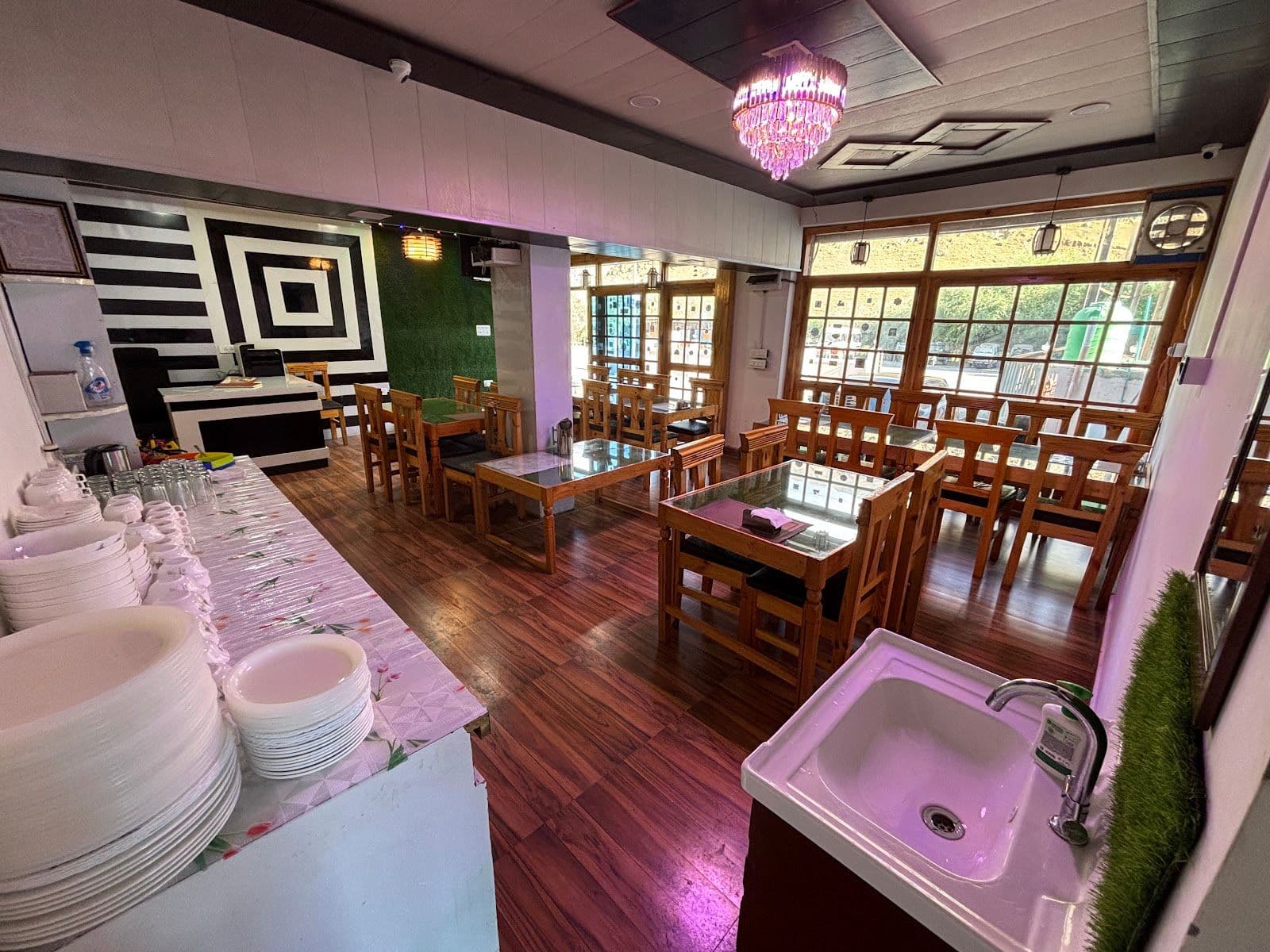 Cozy Homestay in adjacent to war memorial in adjacent to war memorial 8