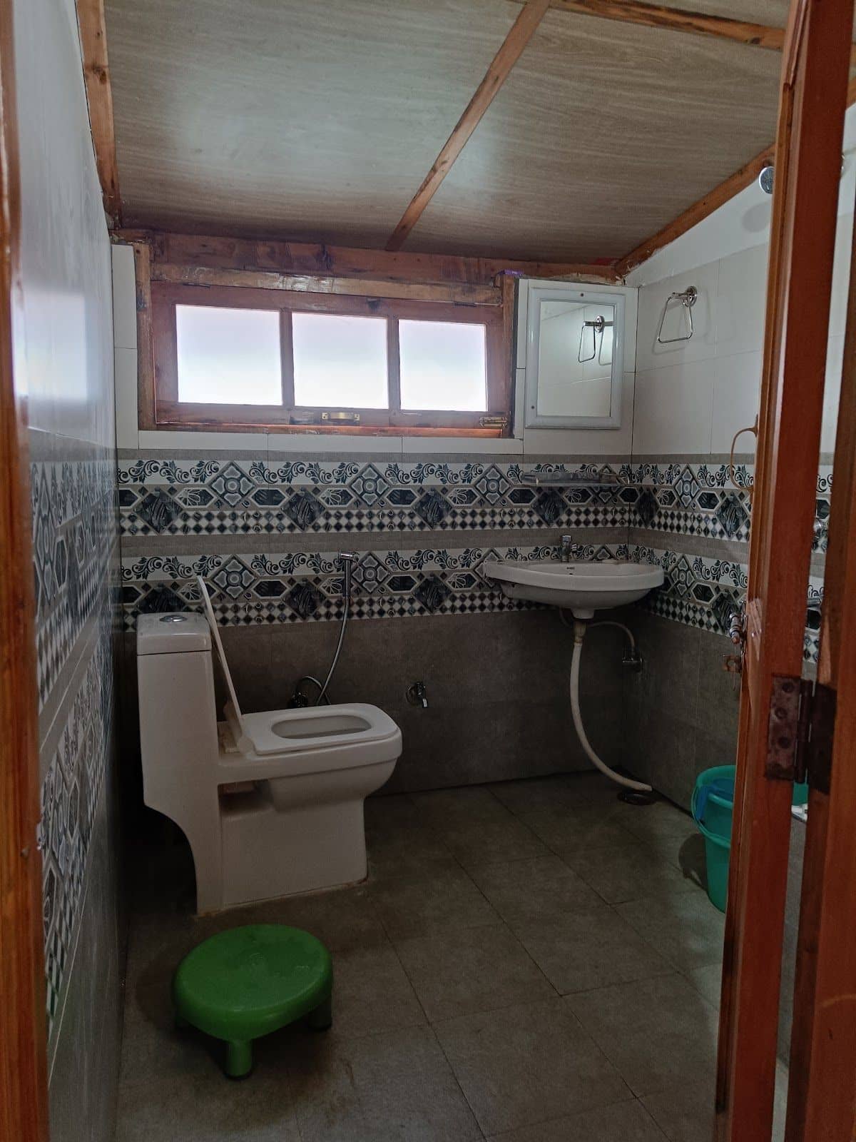 Orchard Homestay w/ Home Meals & Views, HP - Kalgha, HP photo 5