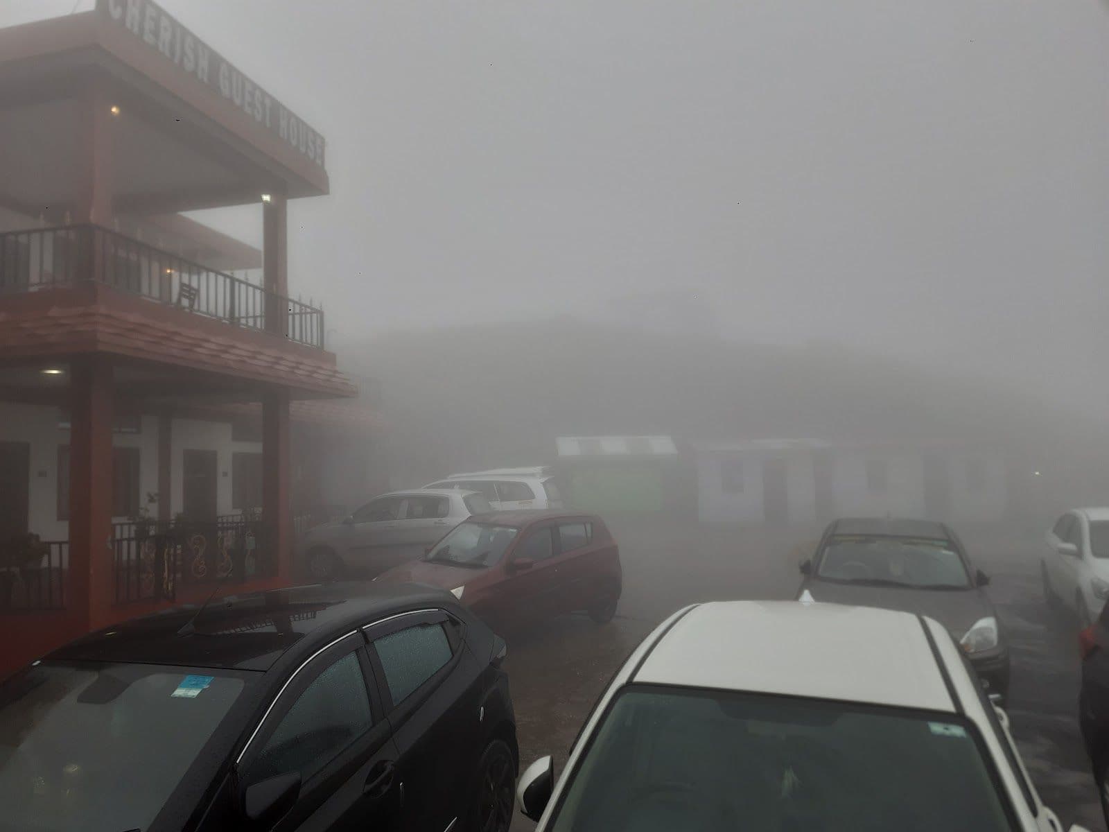 Budget Homestay: Sunrise & Waterfall Views in Nongthymmai 8