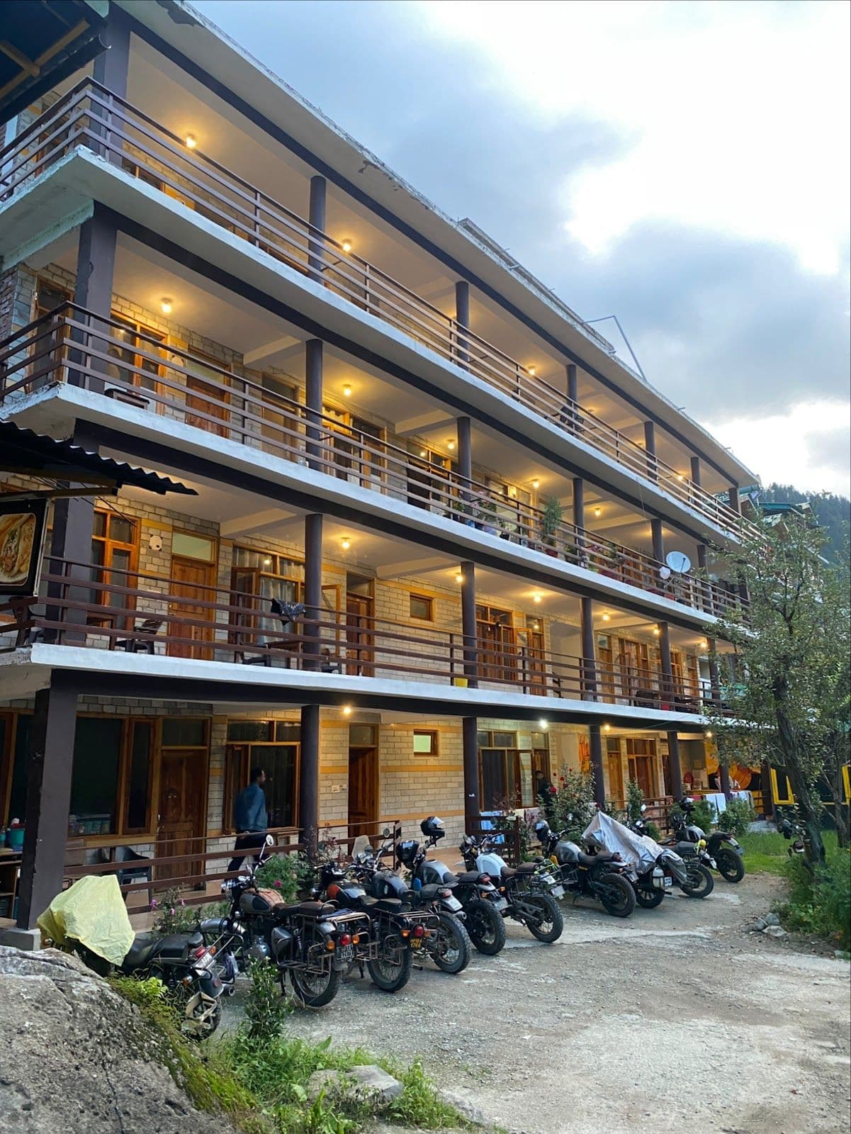 Homestay w/ Views, Scrumptious Food & Staff, HP in Manali, HP 1