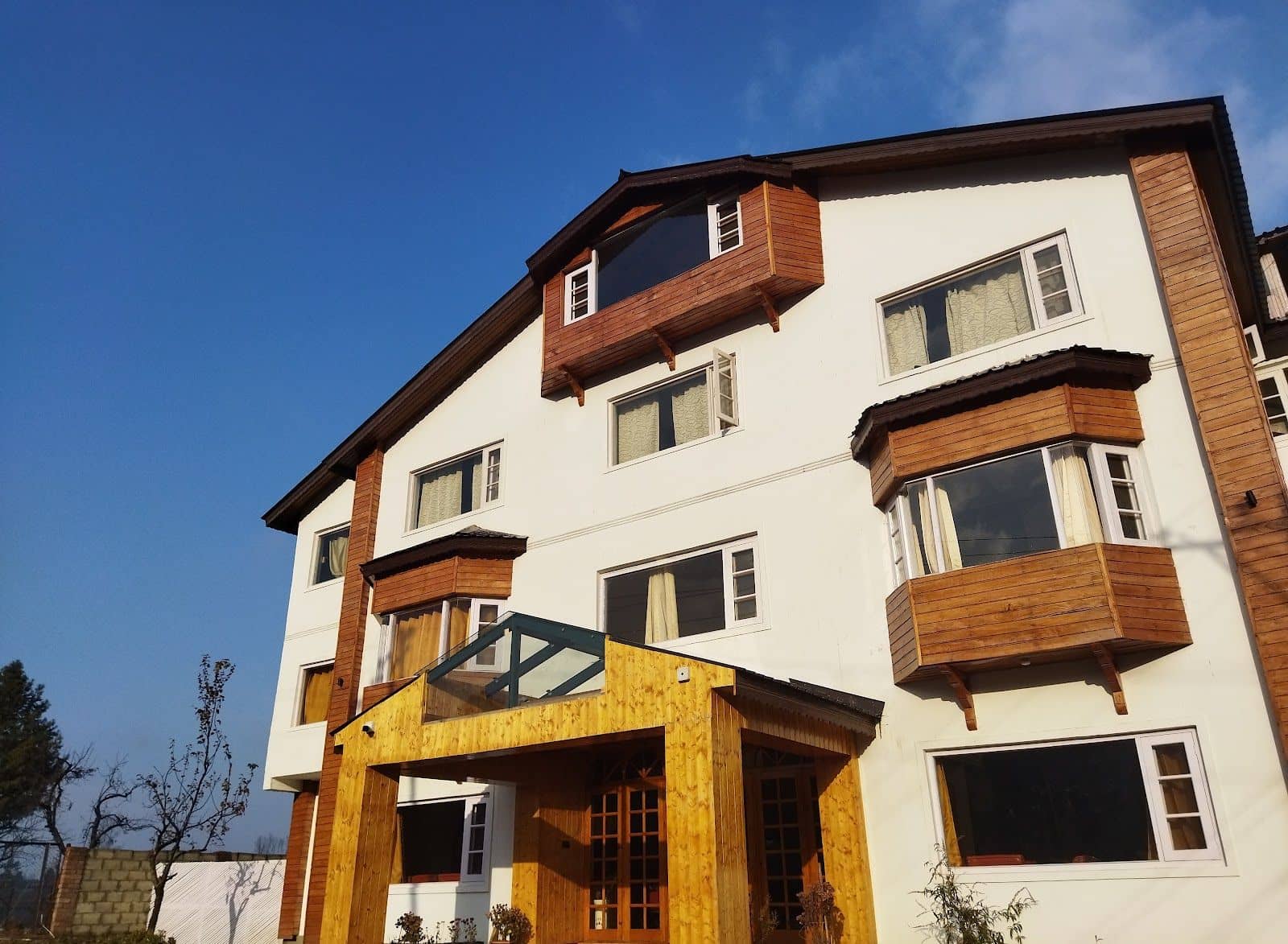 Heated Homestay w/ Home Meals & Fireplace, J&K - Jammu and Kashmir