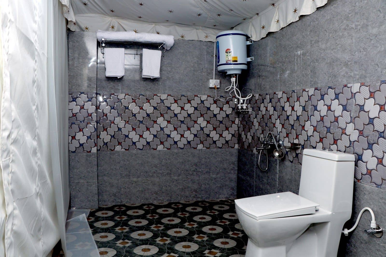 Forest Camp w/ Home Meals & Bonfires, HP - Bir, HP photo 4