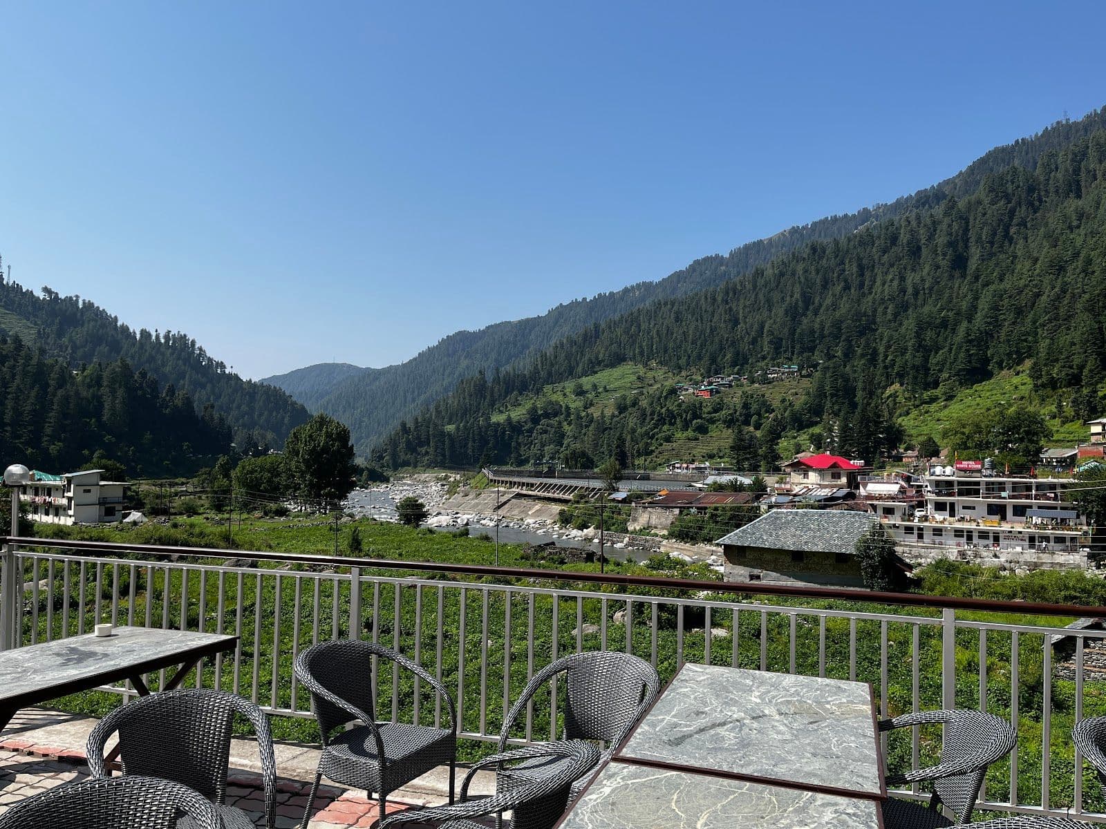 Cozy Homestay in Parashar in Parashar 1