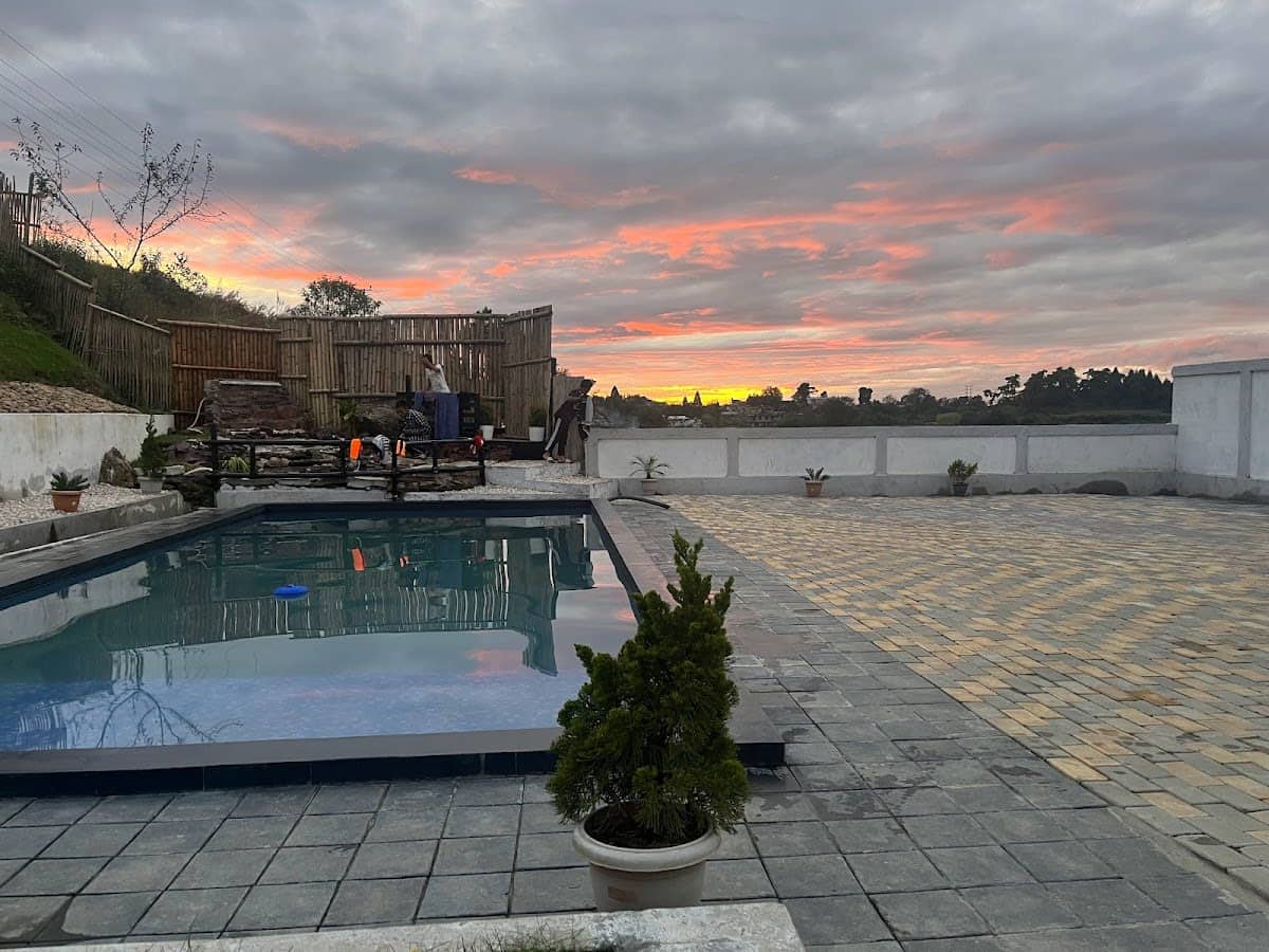 Luxury Hillside Retreat with Pool & Views - Mawphlang photo 4