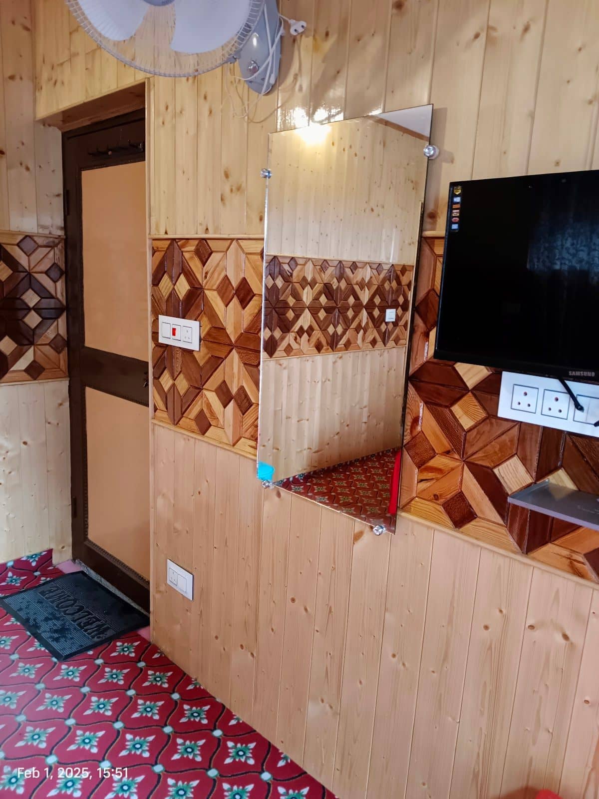 Clean Rooms Homestay w/ WiFi & TVs, Jammu - Pahalgam, Jammu & Kashmir photo 5