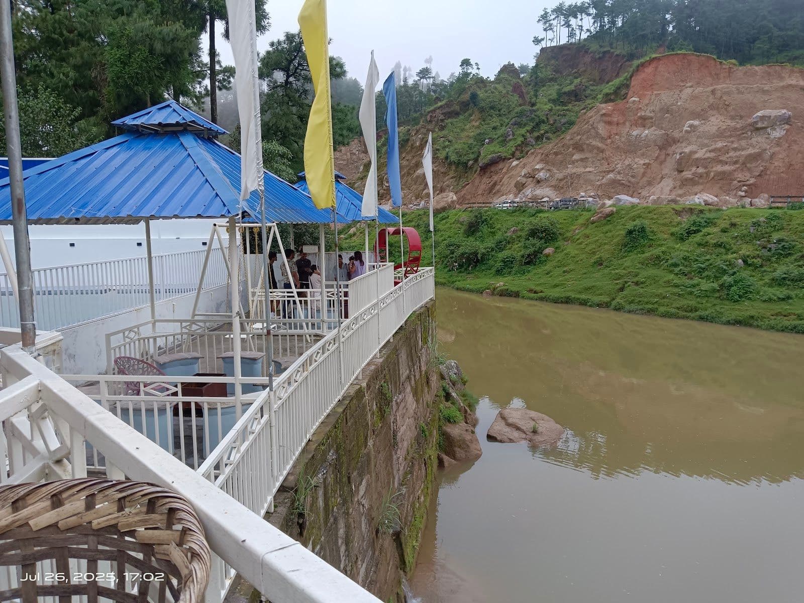 Cozy Cherrapunji Retreat: River Views & Food in Cherra-Dawki Road 8