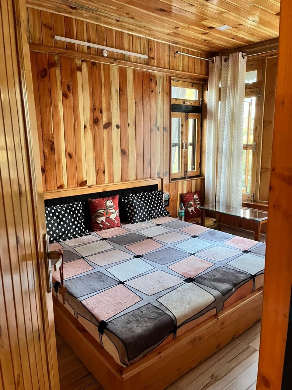 Homestay w/ Home Meals & Market Access in Chakrata, Uttarakhand 2