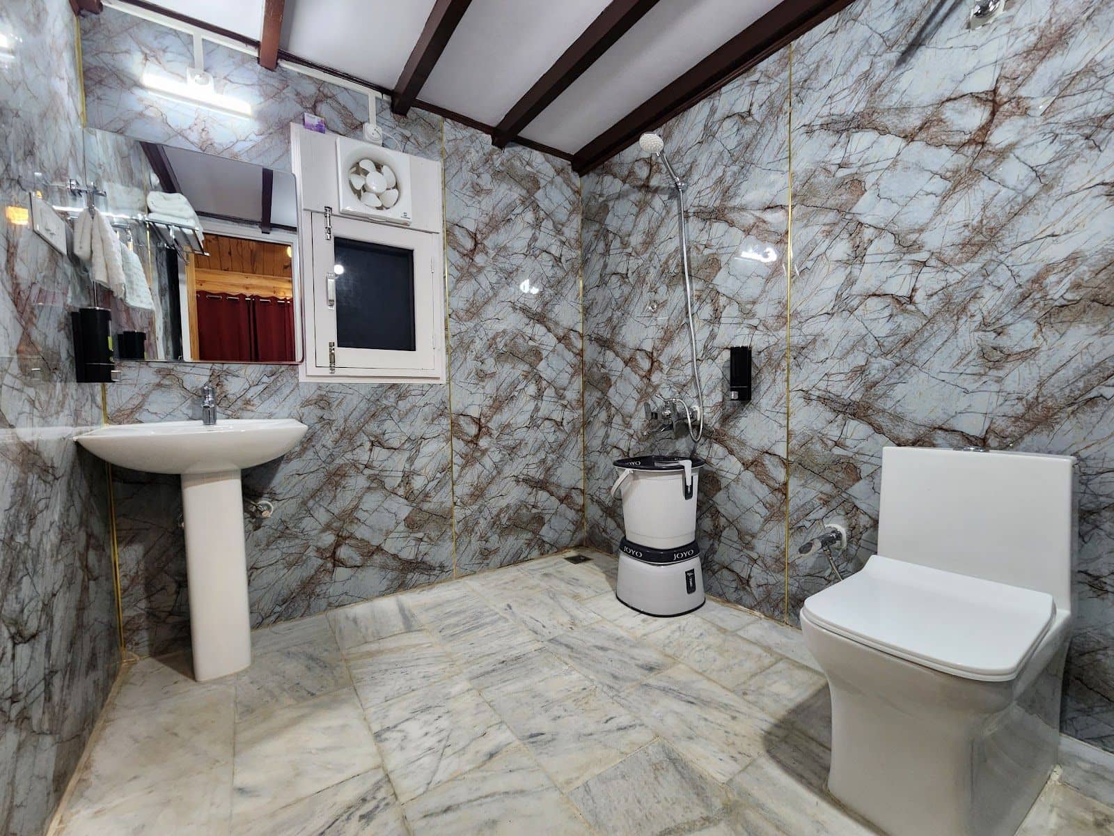 Wooden Cottages w/ Bonfire & Views, HP - Kandaghat, HP photo 4