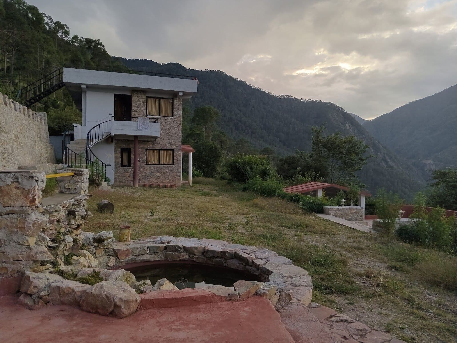 Orchard Villa w/ Home Meals & Treks, Uttarakhand in Chorsa, Uttarakhand 1
