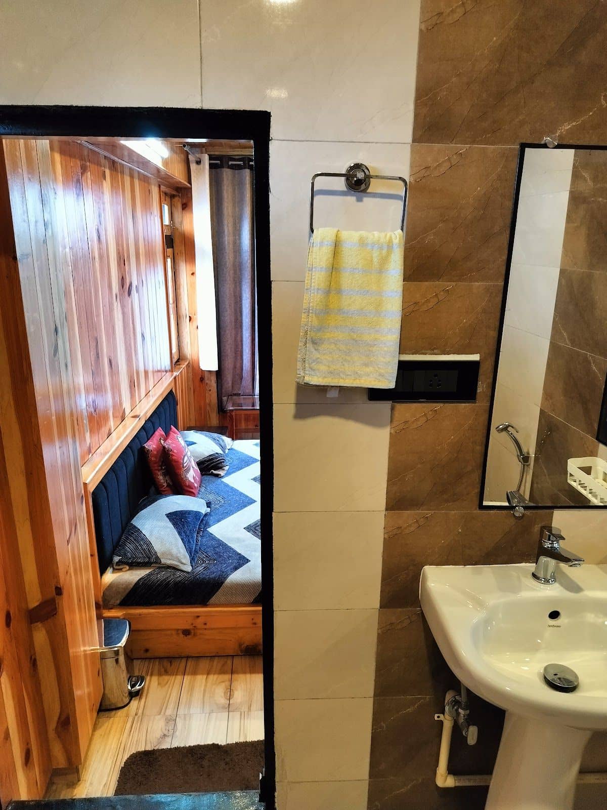 Homestay w/ Home Meals & Market Access - Chakrata, Uttarakhand photo 4