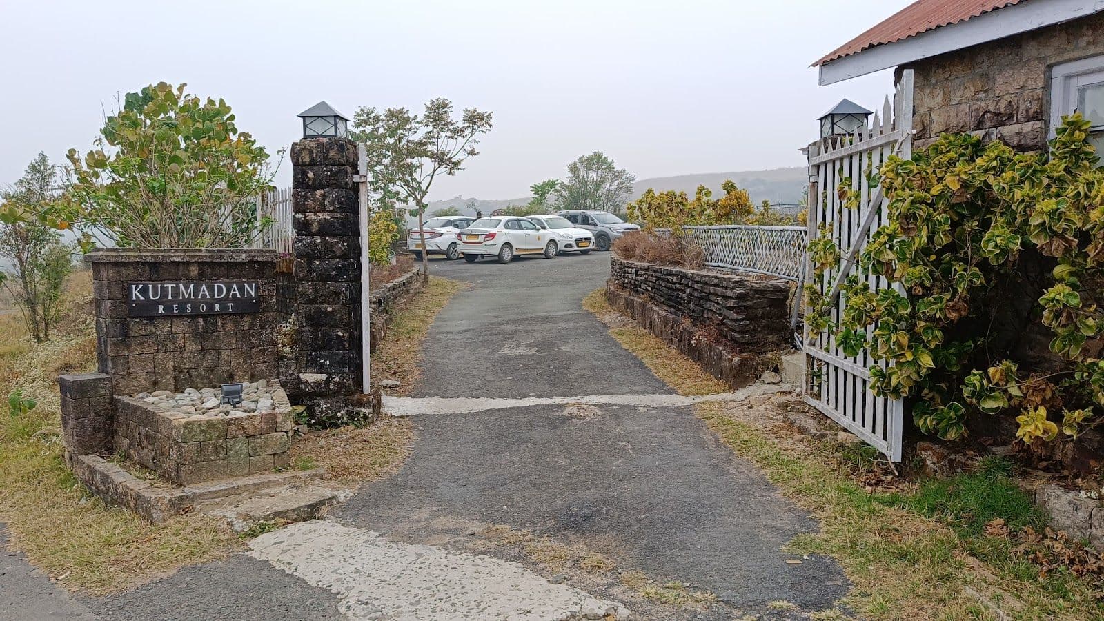 Breathtaking Cliffside Haven with Panoramic Views in Cherrapunjee 1