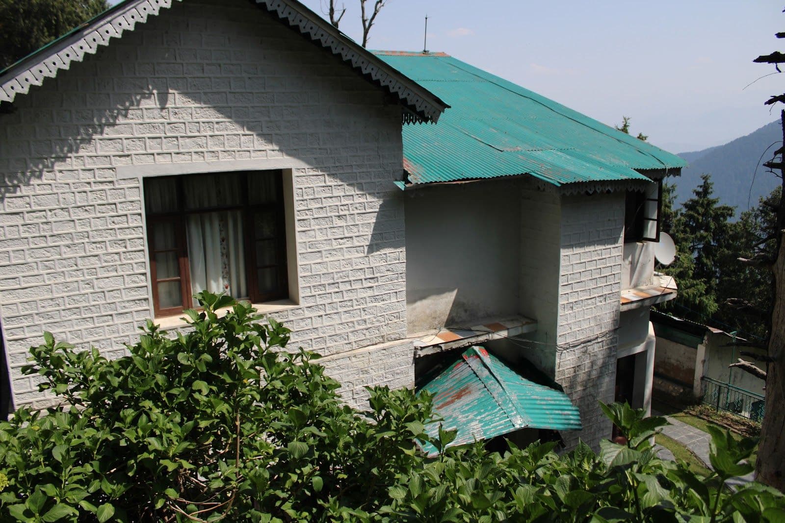 Maintained Kuti w/ Helpful Staff & Food, HP in Kholi Kuffar, HP 1