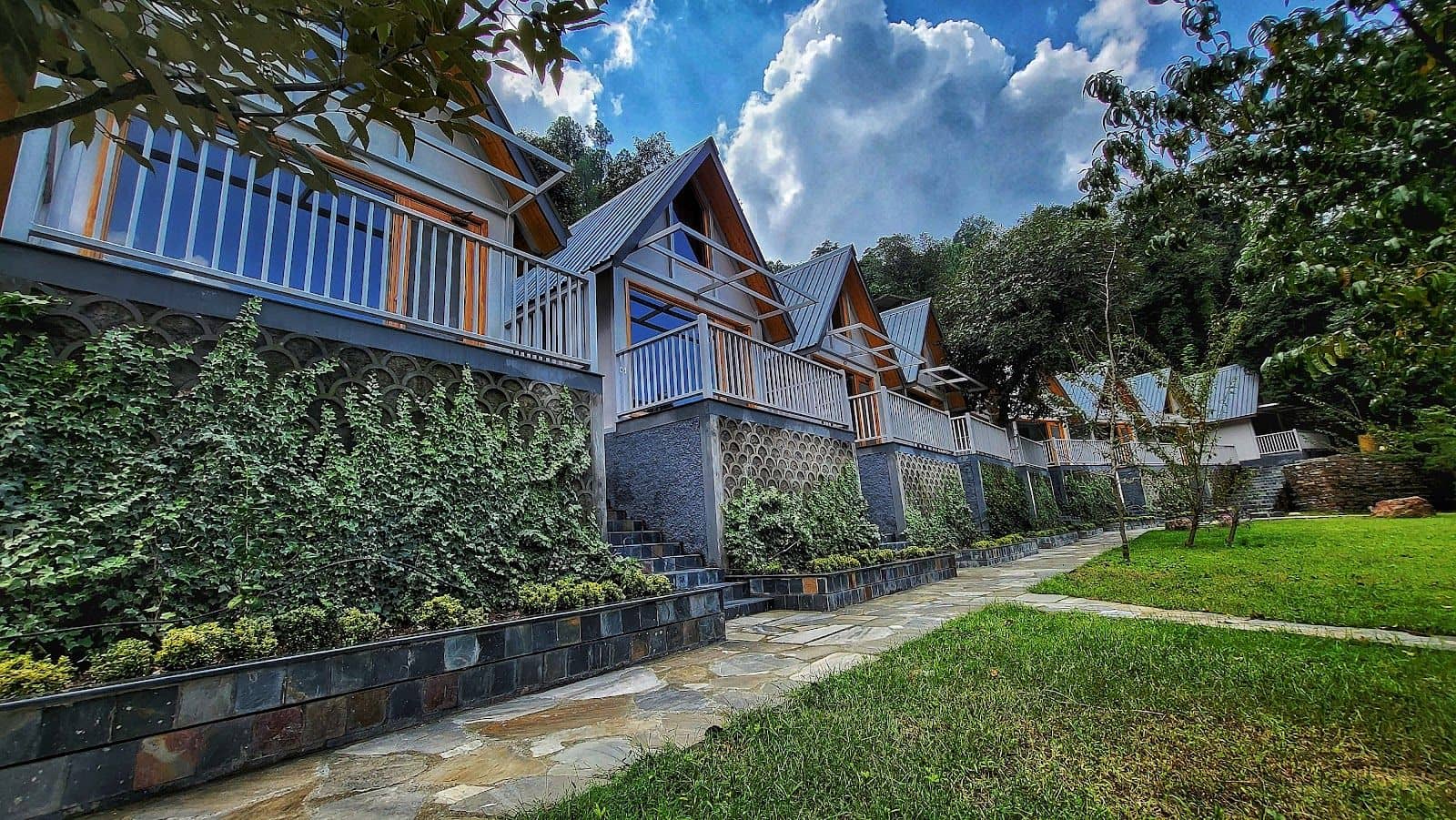 Pine Forest Cottages w/ Nature Walks, HP - Rajgarh, HP