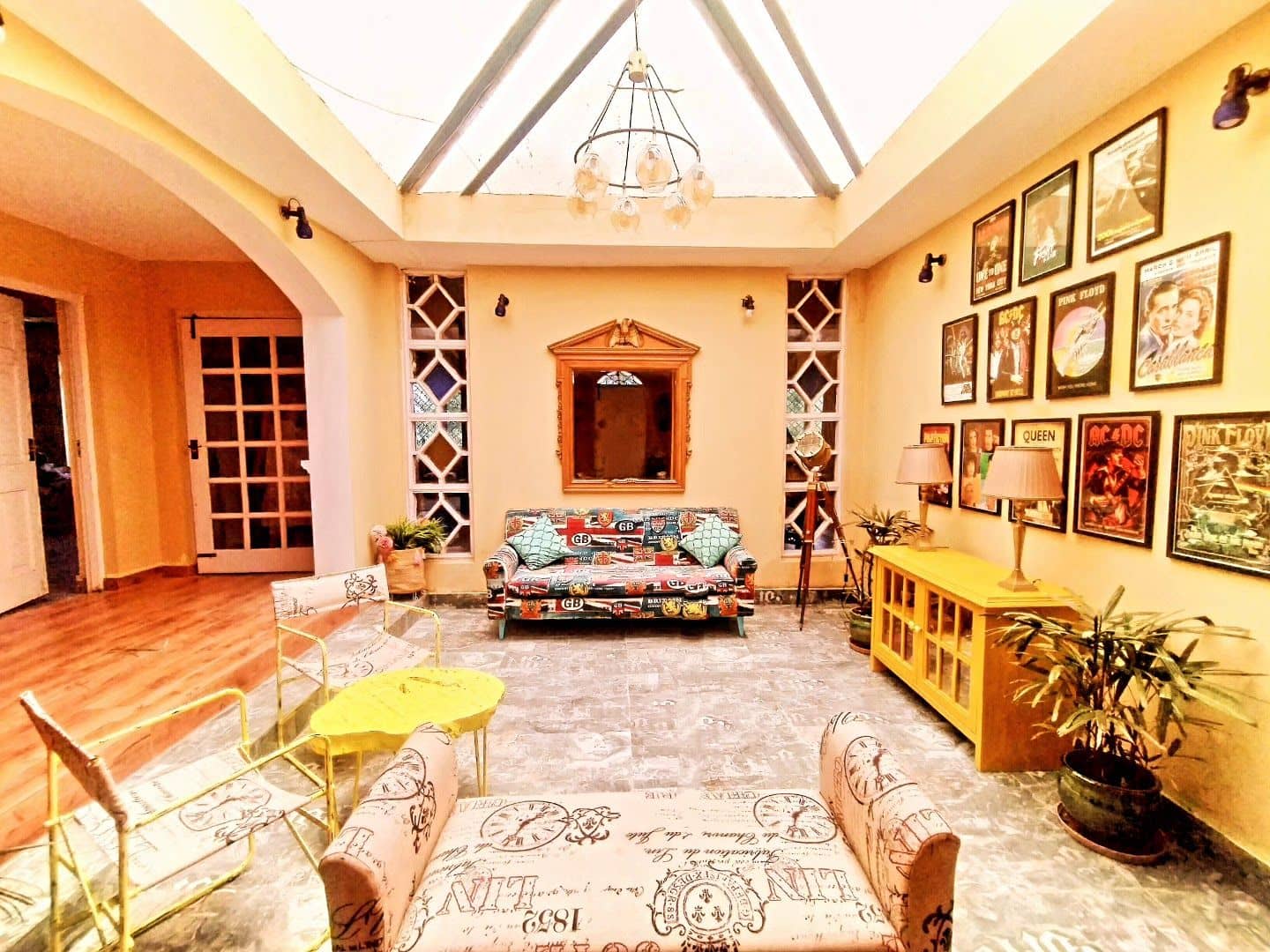 6BR Villa w/ Home Meals & Balconies, Uttarakhand - Mukteshwar, Uttarakhand photo 4