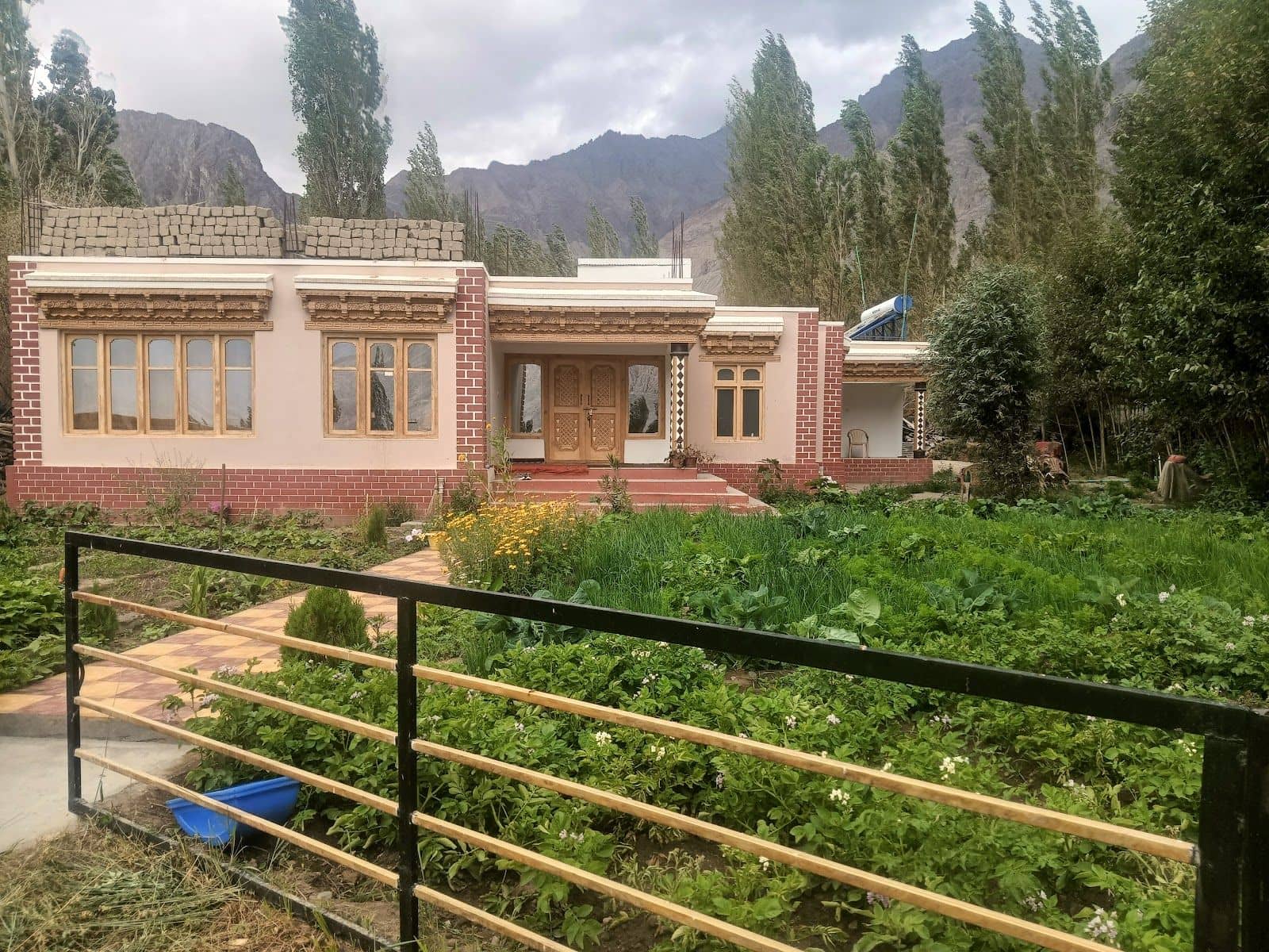 Hygienic Homestay, Home Meals & Mountain Views - Hunder, Ladakh