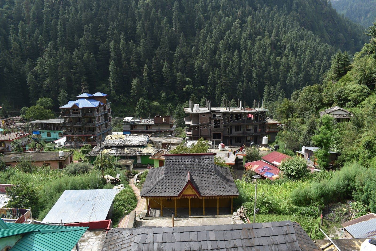 Mountain Homestay w/ Valley Views, HP - Kasol, HP