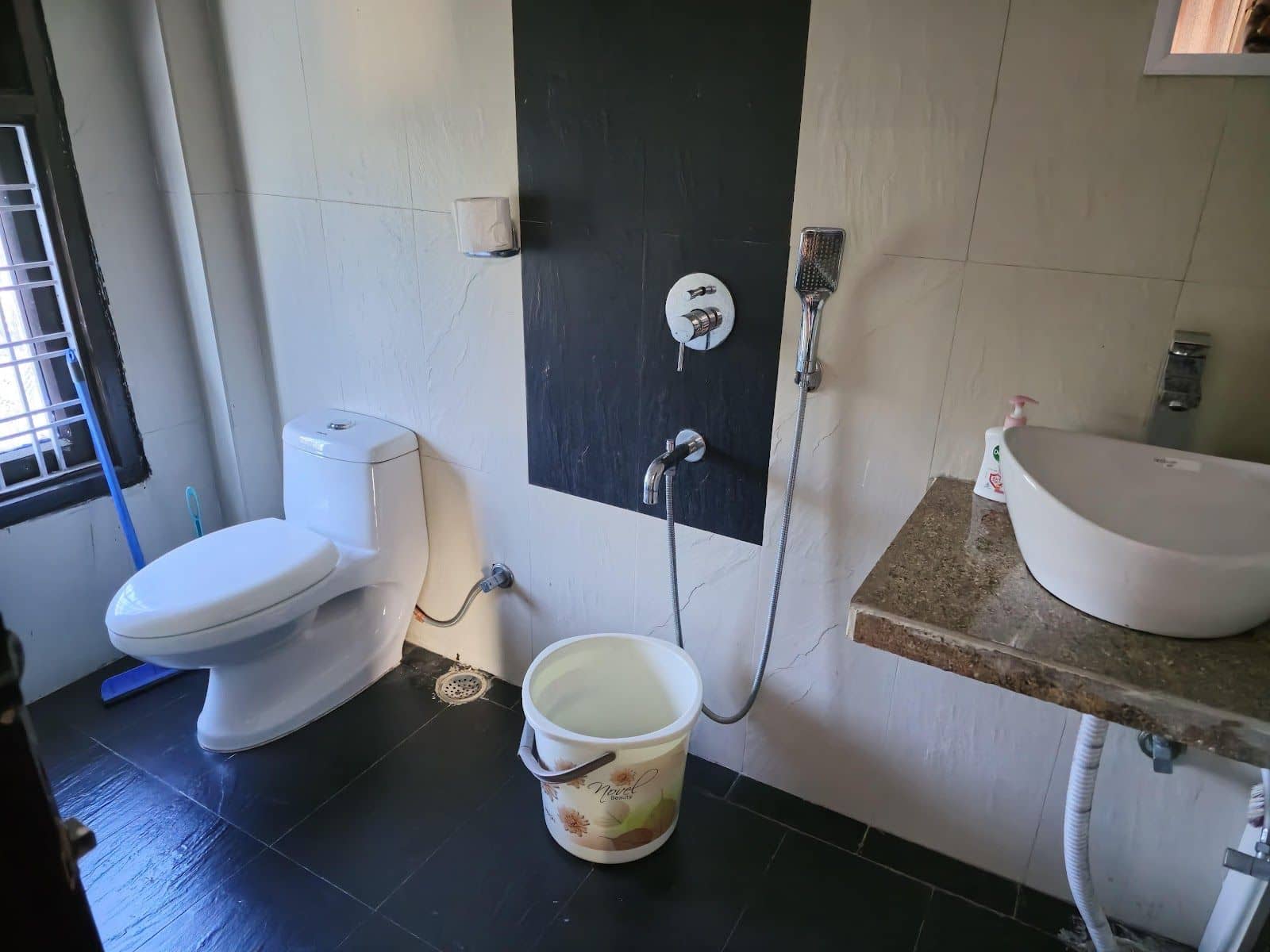 Forest Homestay w/ Home Meals & Bonfire - Manila, Uttarakhand photo 4