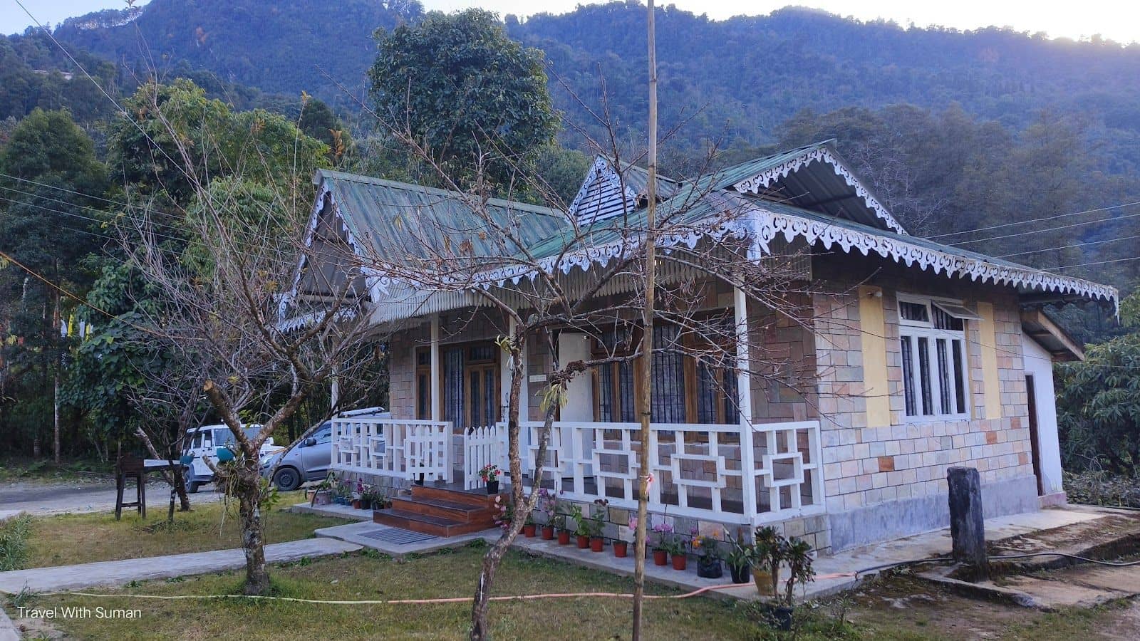 Kanchenjunga Views, Farmstay w/ Organic Food - Yuksom