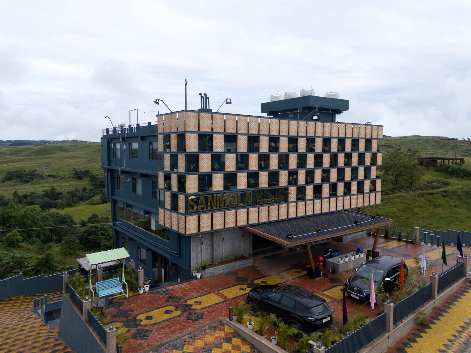 Waterfall Base Rooms w/ Delicious Meals, Meghalaya - Jowai