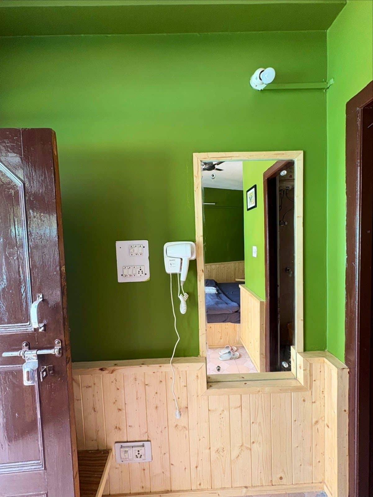 Mountain View Homestay w/ Heaters & Geyser, HP - Kasol, HP photo 5