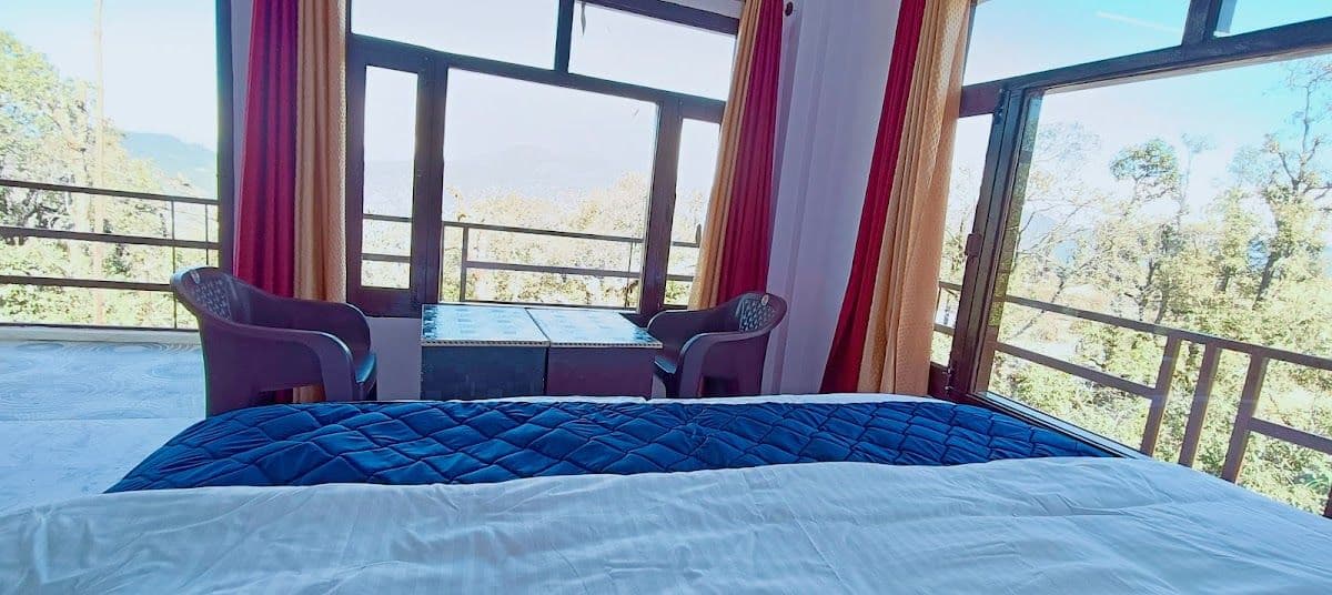 Himalaya View Homestay w/ Home Meals, Uttarakhand in Chaukori, Uttarakhand 2