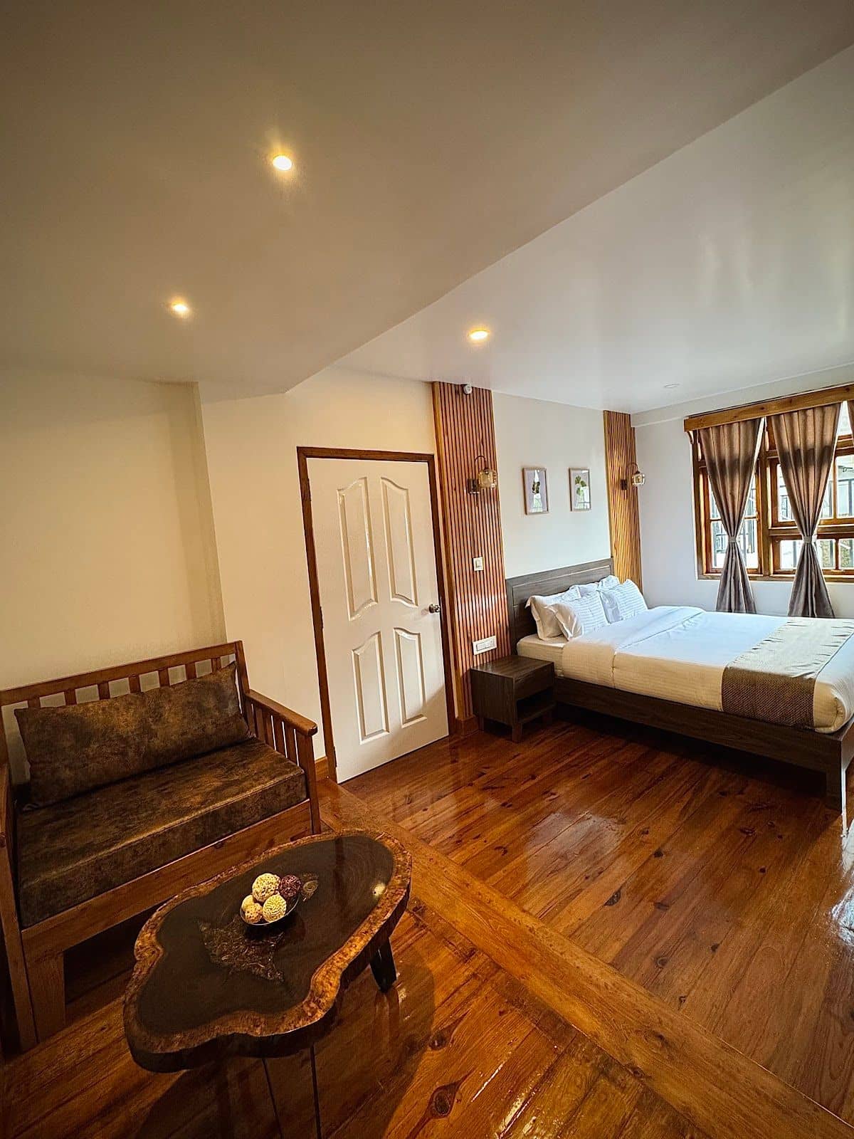 Meghalaya Stay: Spotless Rooms, Friendly Service - Shillong photo 5