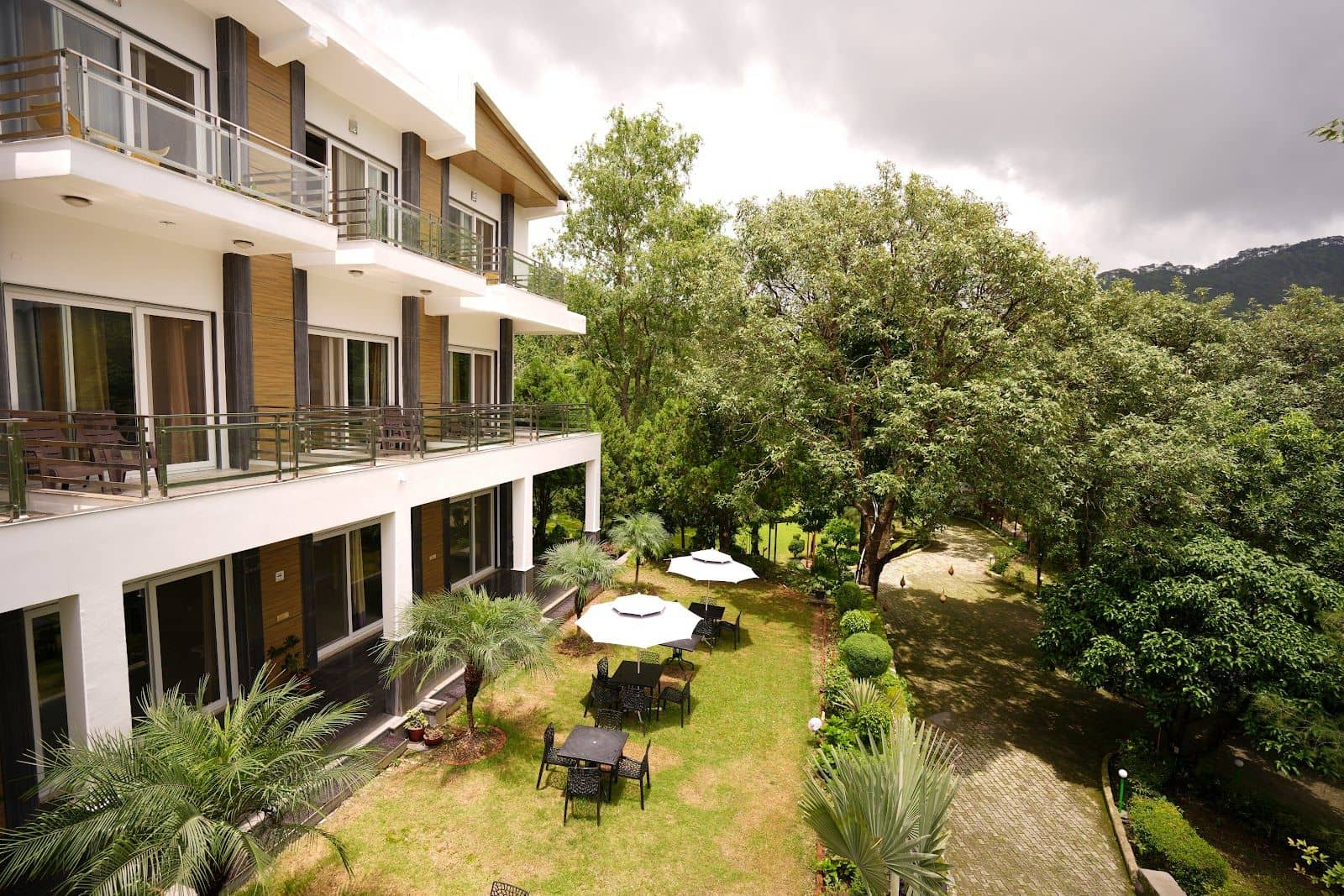 Spacious Resort w/ Valley Views & Games, UK - Bhimtal, UK photo 5