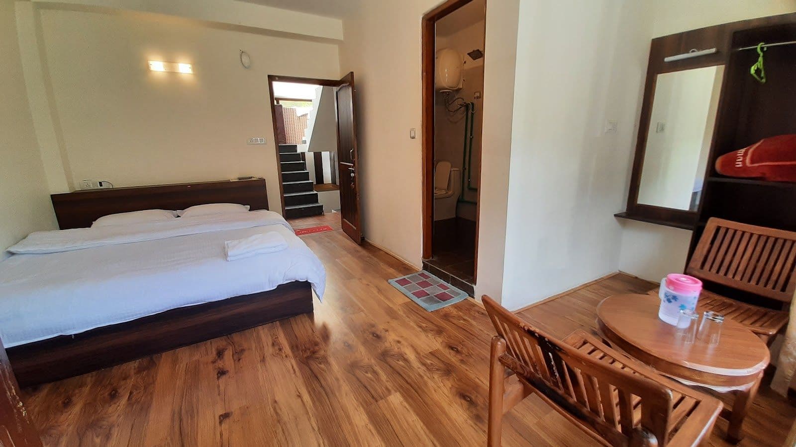 Hillview Homestay w/ Home Meals & Balcony, HP in Sissu, HP 2