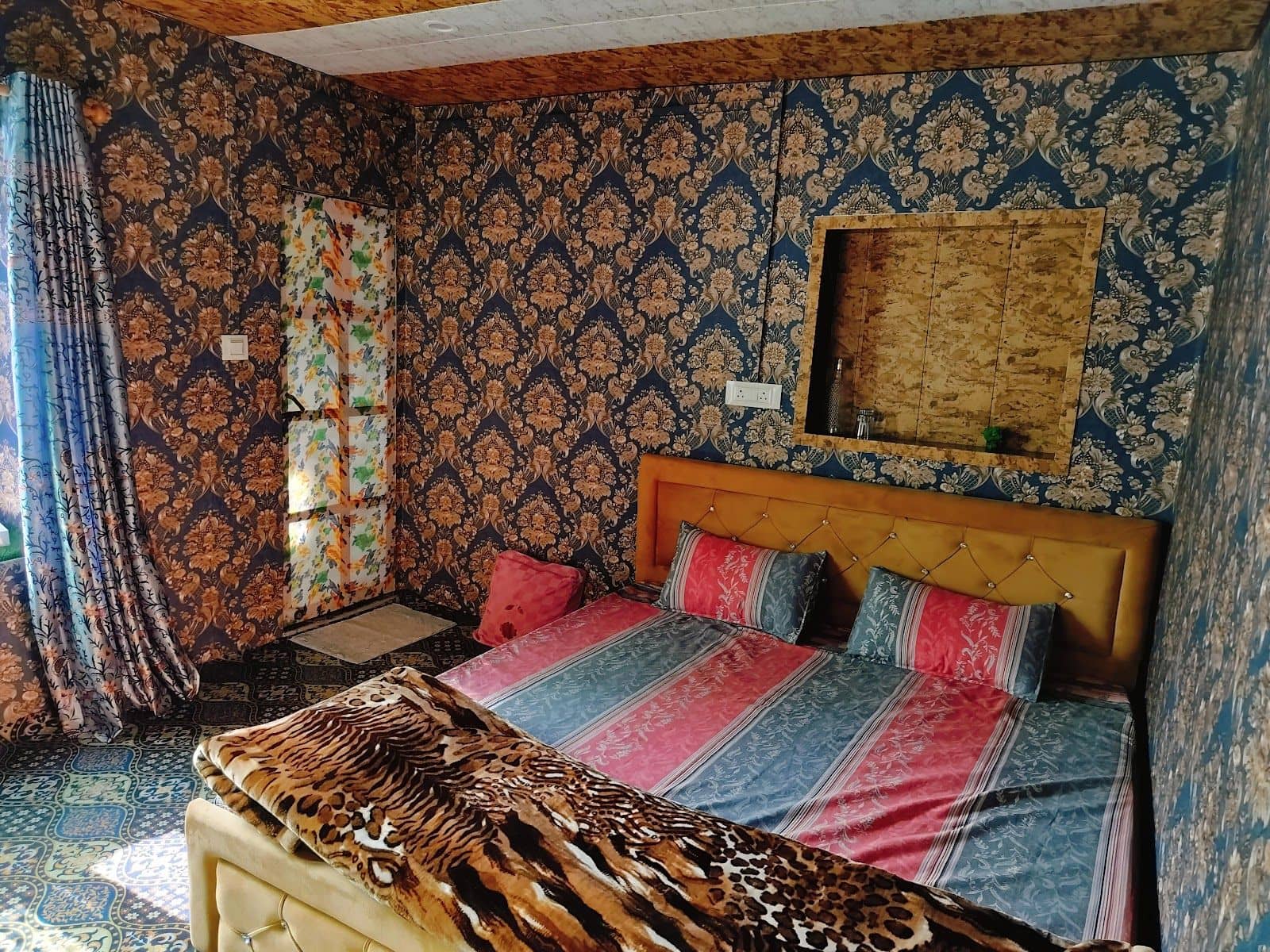 Family Homestay w/ Home Meals & Views, Kashmir - Gurez, Kashmir photo 3