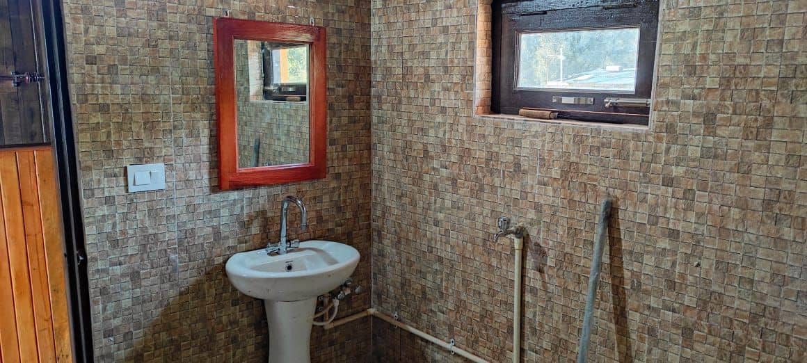 Hilltop Homestay w/ Valley Views & Home Meals - Berinag, Uttarakhand photo 4