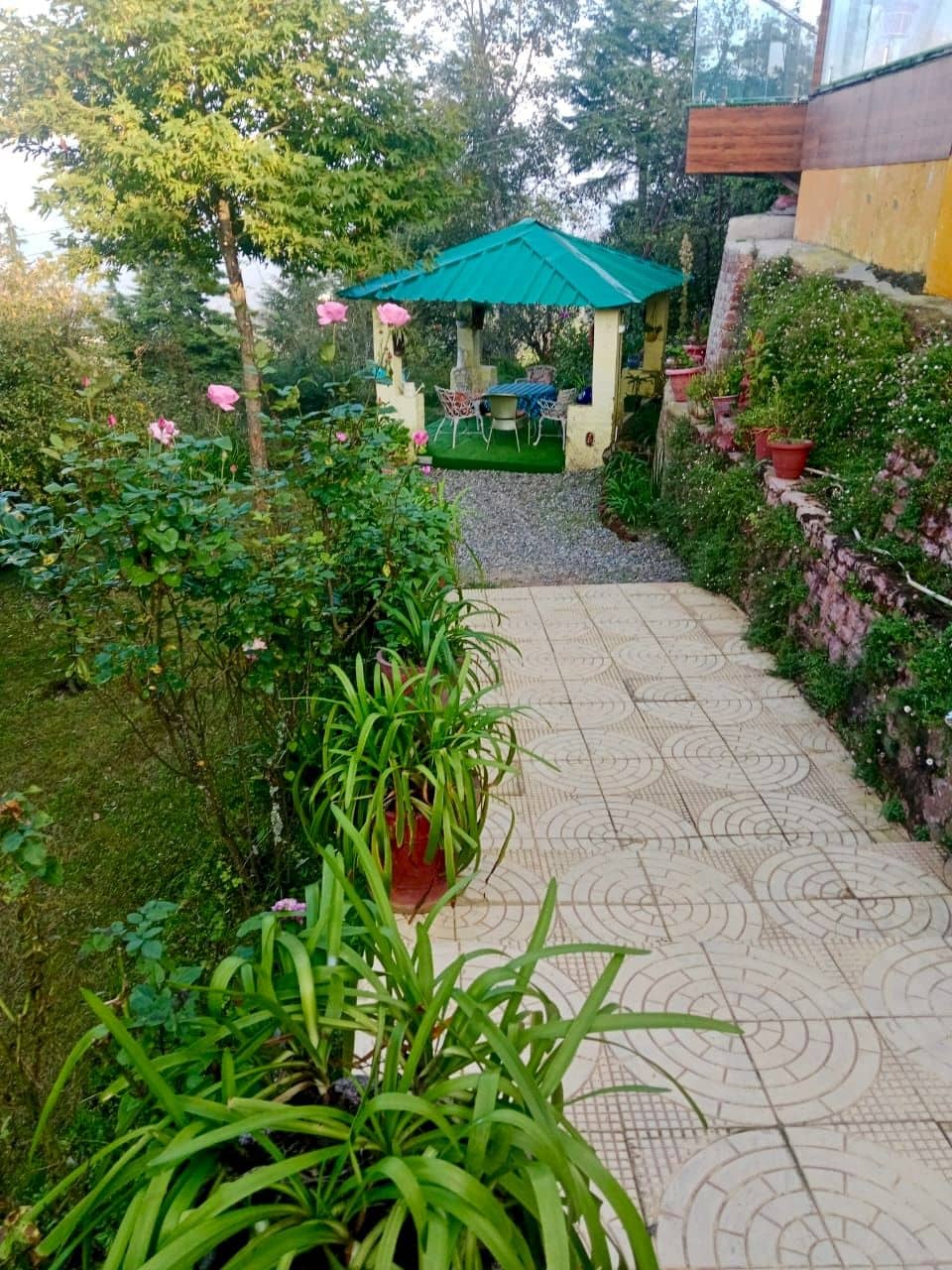 6BR Villa w/ Home Meals & Balconies, Uttarakhand - Mukteshwar, Uttarakhand