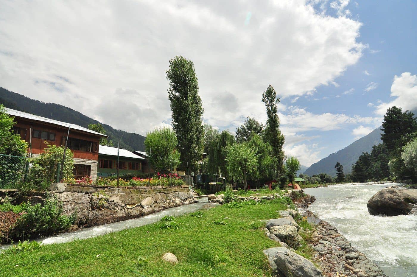 Riverside Bungalow w/ Mtn Views, JK - Pahalgam, Jammu & Kashmir