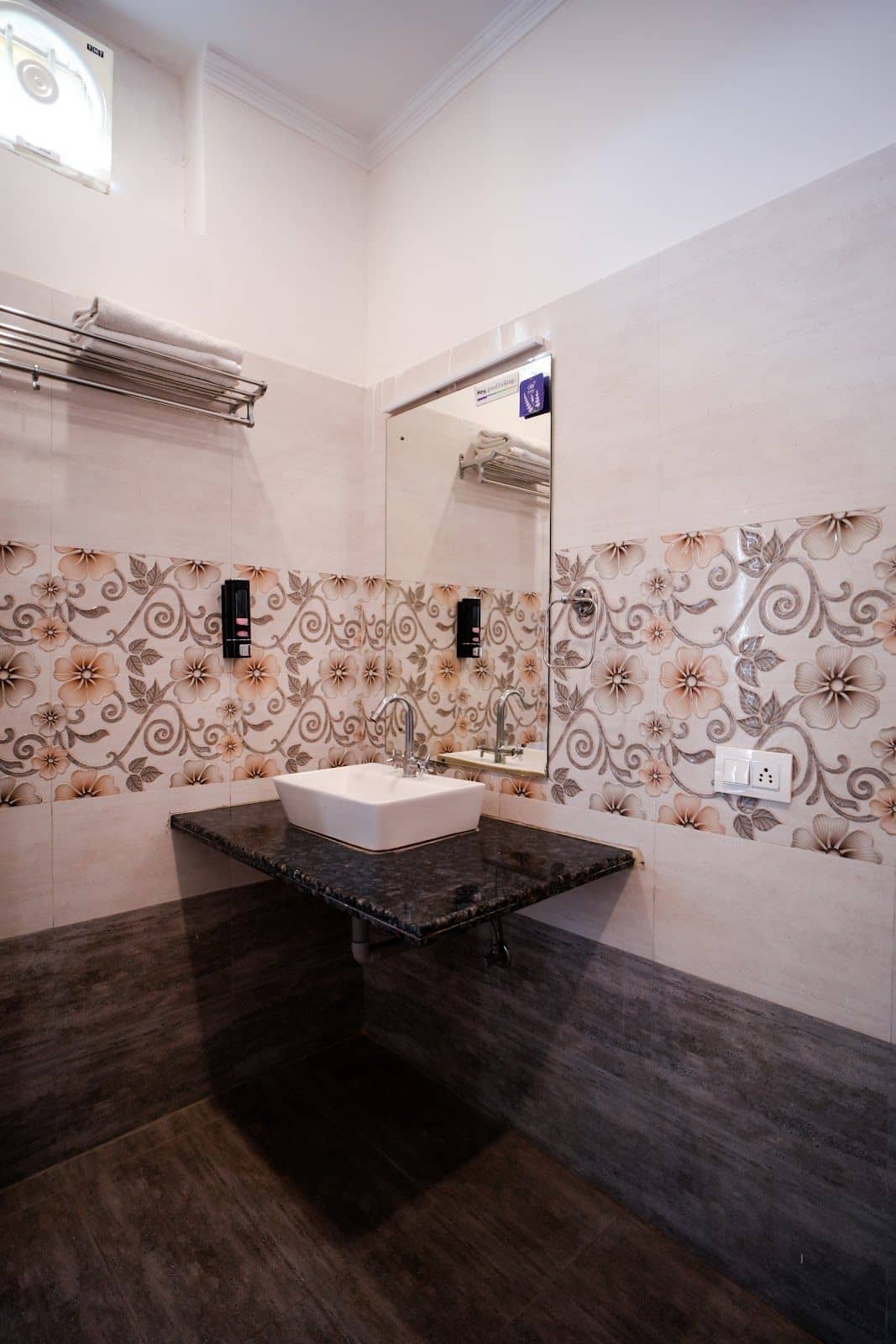 Resort w/ Pool & Bonfire, Uttarakhand - Ramnagar, Uttarakhand photo 5