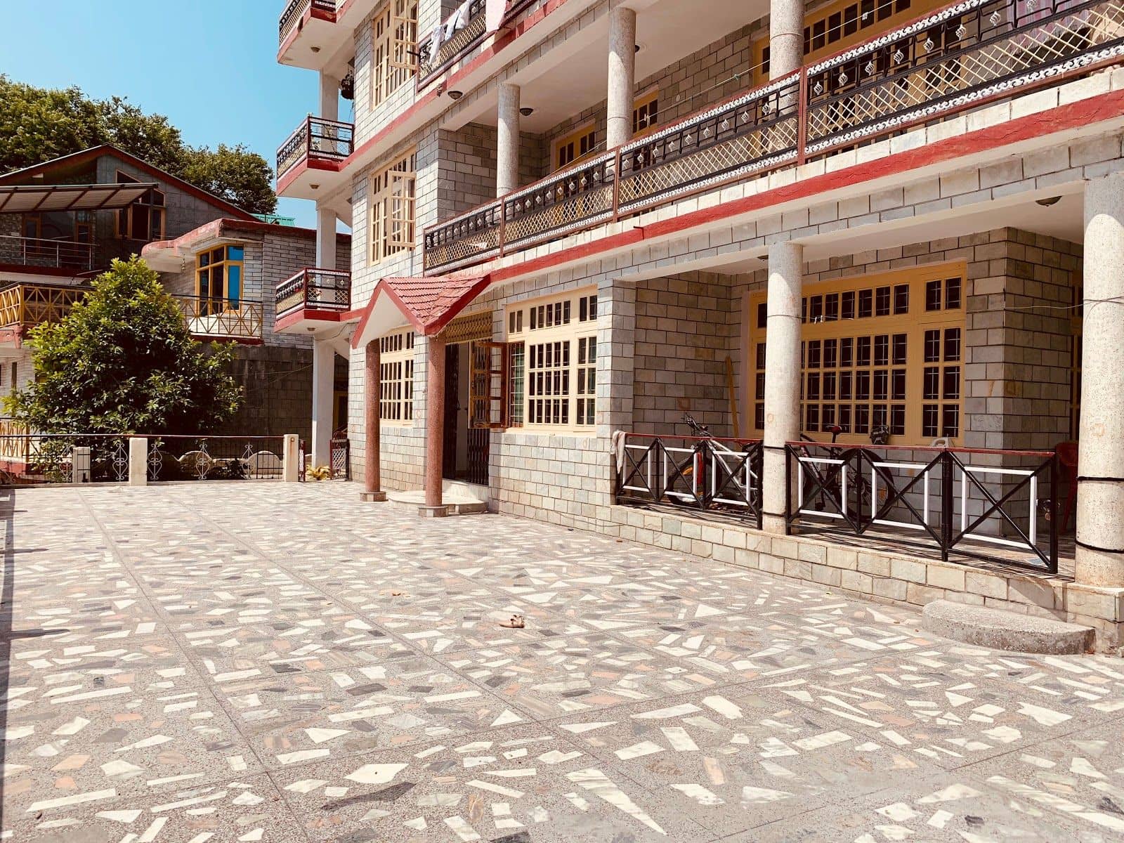 Homestay w/ Home Meals & Playful Dog, HP - Manali, HP