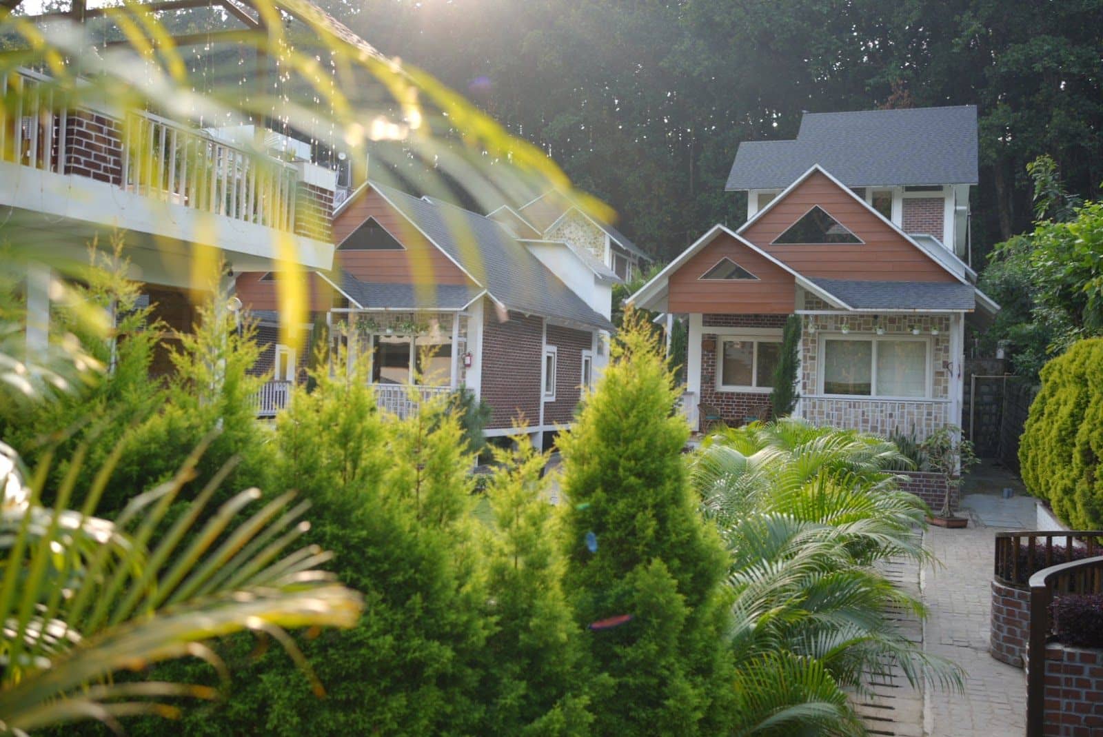 Hills & Forest Villas w/ Bonfire & Meals, UK - Dehradun, UK