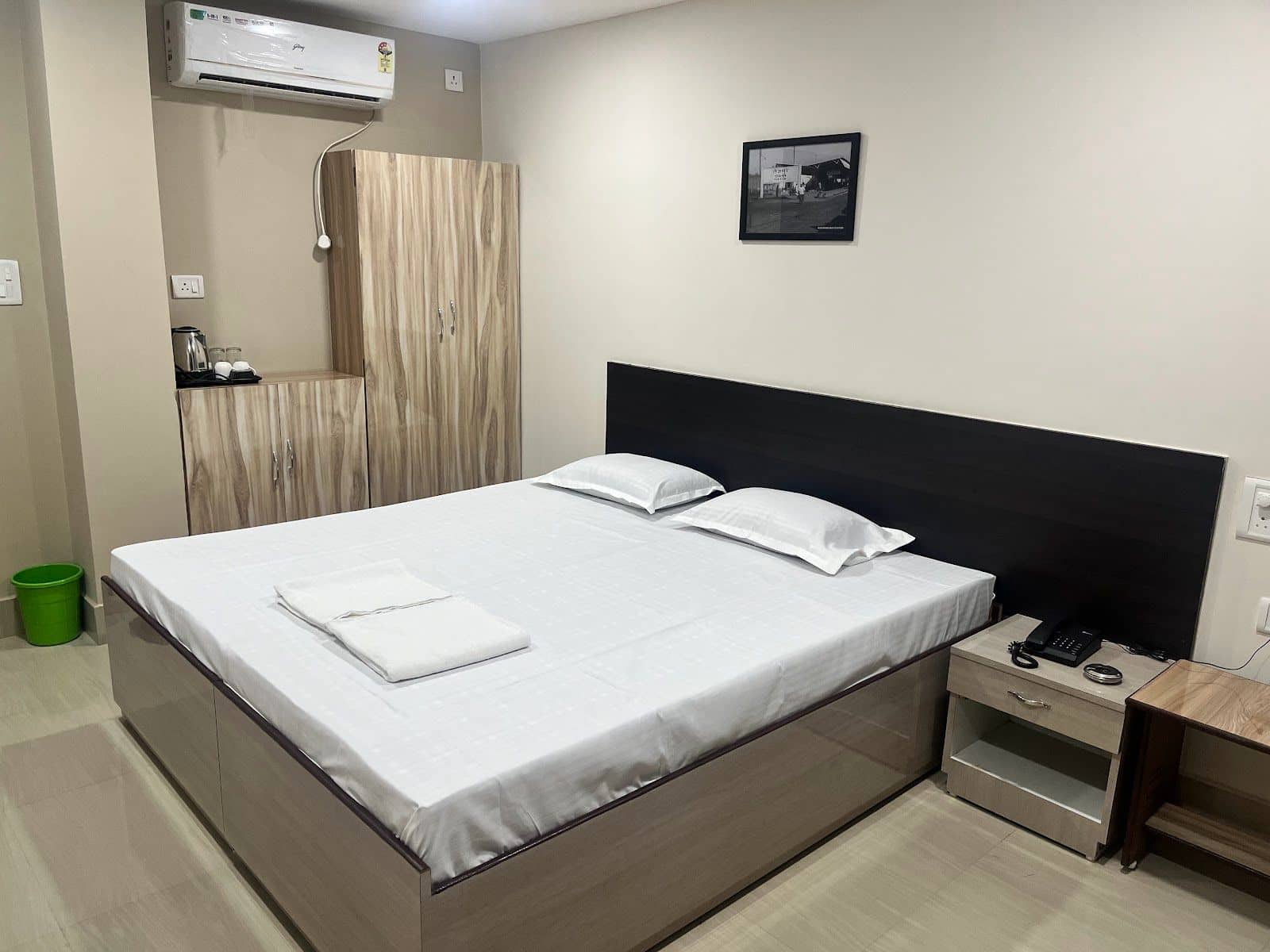 Couple-Friendly Stay w/ Central Access, Clean Rooms, Assam - Tezpur photo 5