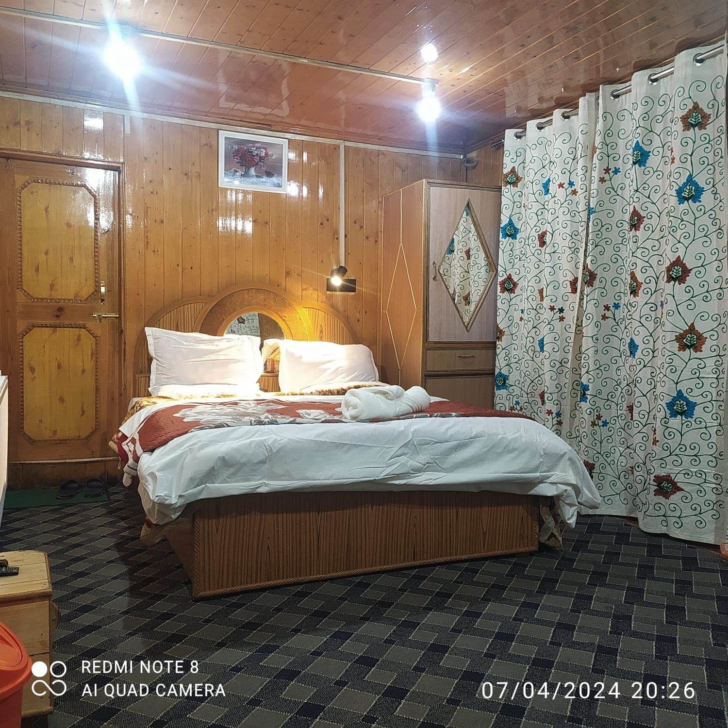 Homestay w/ Heated Beds & Ski Slopes, Jammu & Kashmir in Gulmarg, Jammu & Kashmir 2