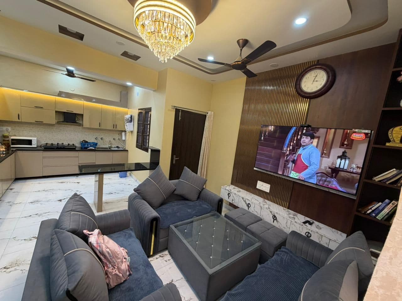 2BR Homestay w/ Home Meals & Big TV, Jammu in Jammu, Jammu and Kashmir 5