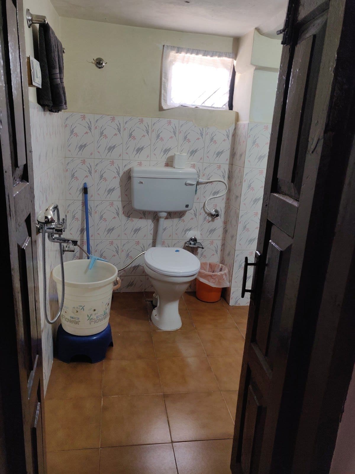 5BR Homestay w/ Mountain Views & Bonfire, UK in Almora, Uttarakhand 8