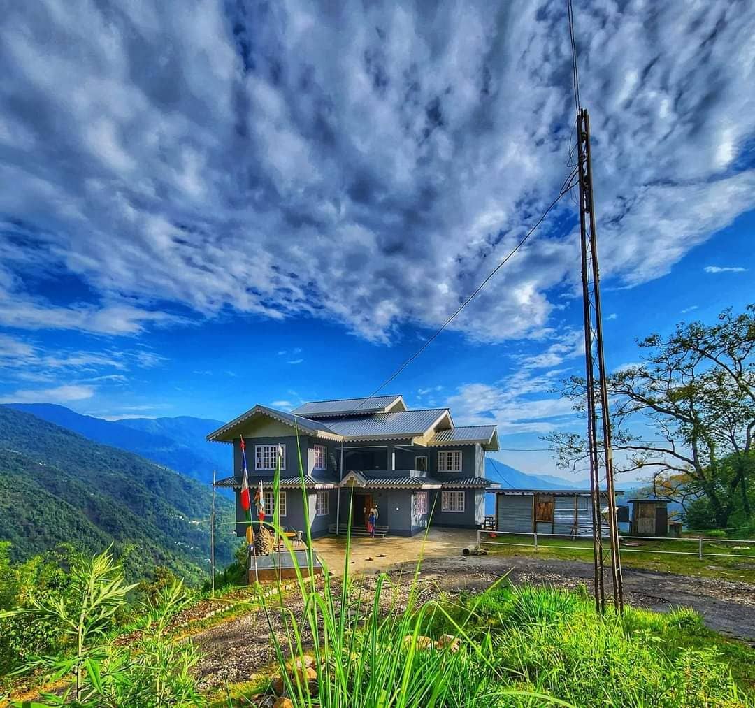 Hilltop Bungalow w/ Dzuluk Rd Views, Sikkim - Sikkim