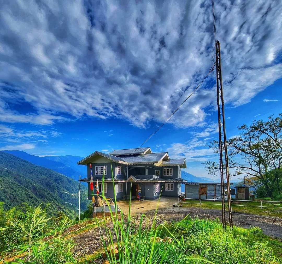 Hilltop Bungalow w/ Dzuluk Rd Views, Sikkim in Sikkim 1