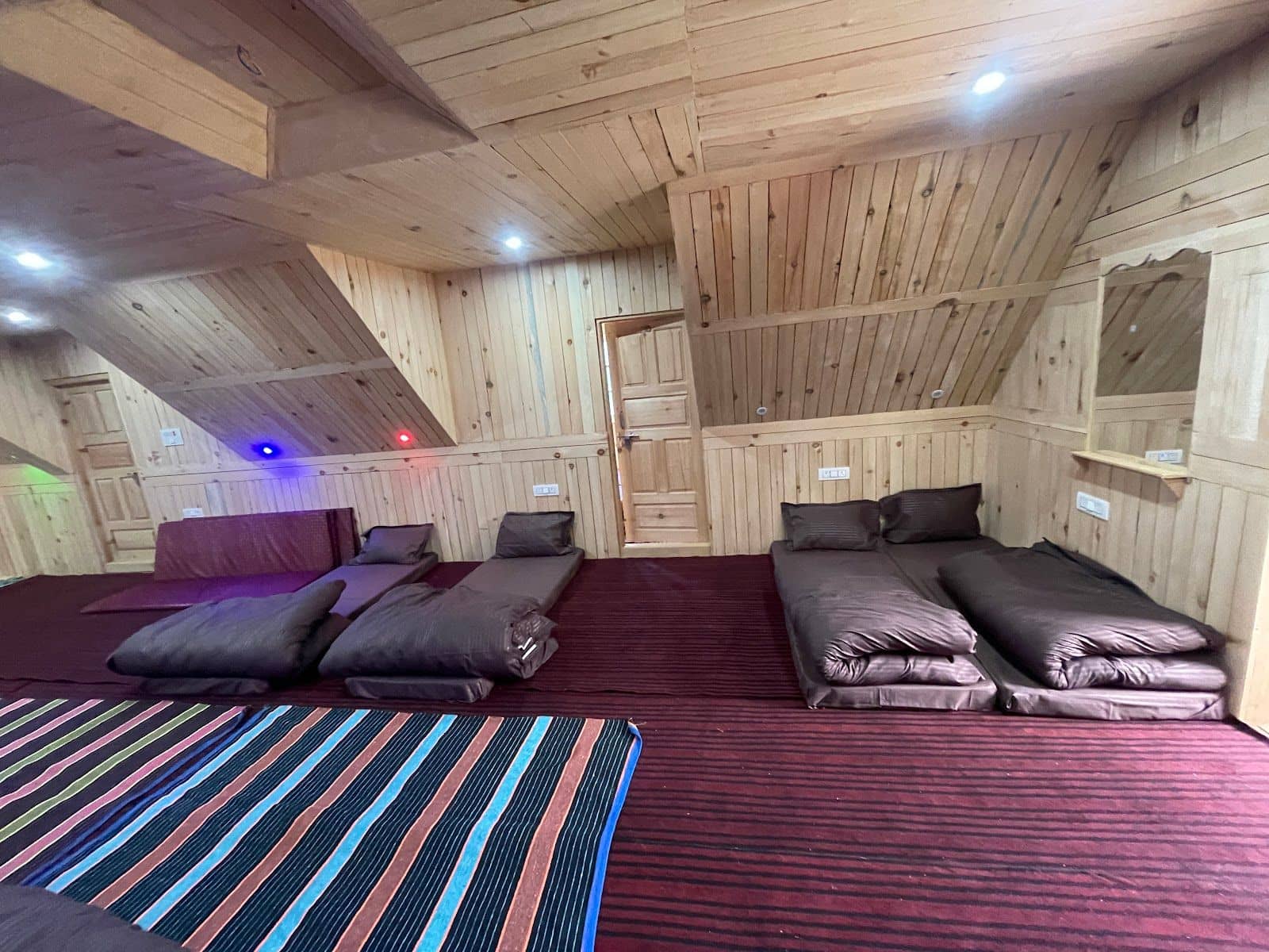 Wooden Hall Homestay w/ Home Meals & Treks, HP - Janglik, HP photo 3