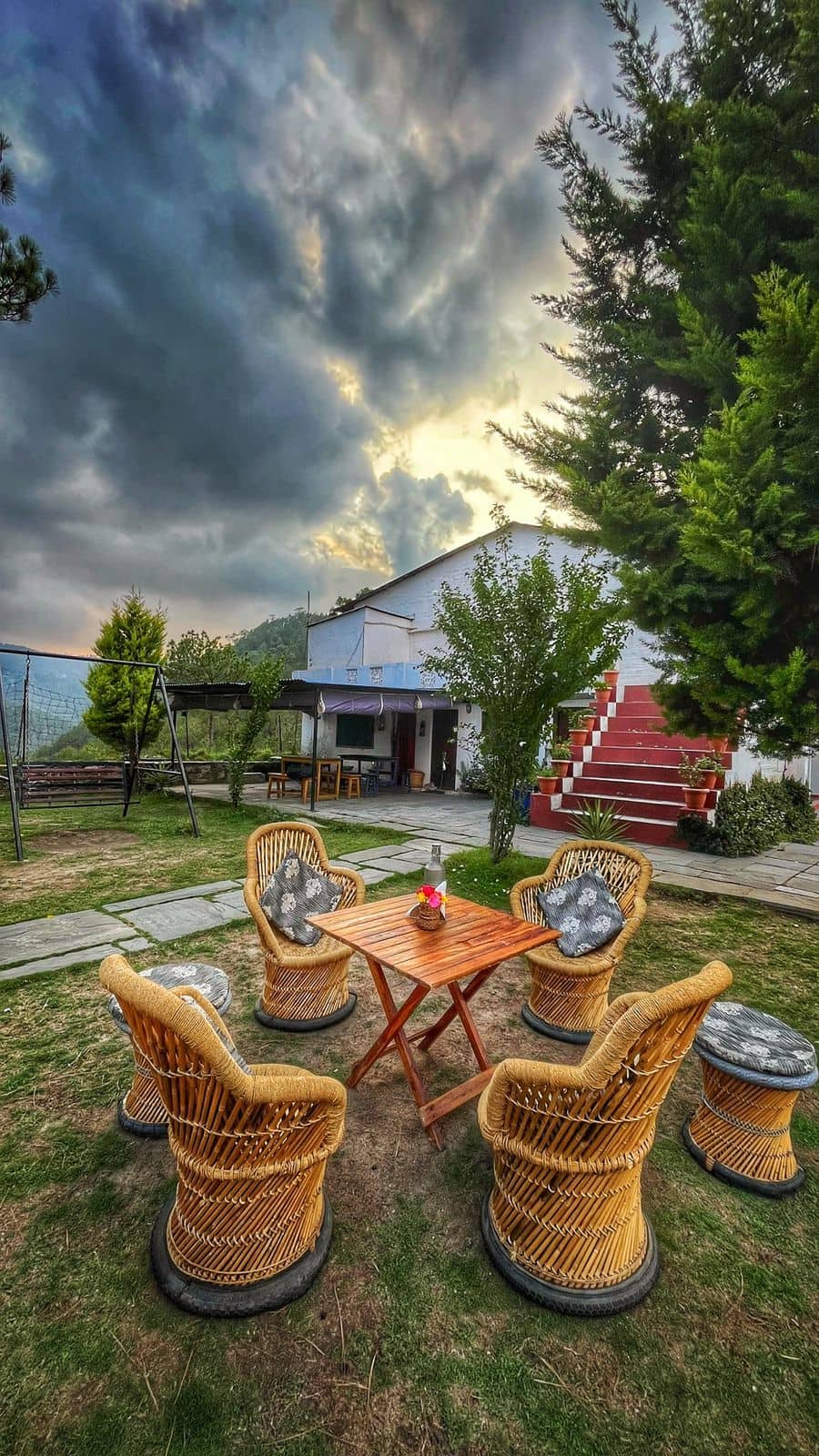 5BR Homestay w/ Mountain Views & Bonfire, UK - Almora, Uttarakhand