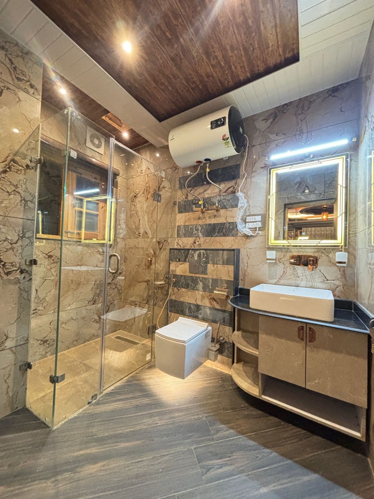 Cottage w/ Mountain Views & Home Meals, Kashmir in Tangmarg, Kashmir 8