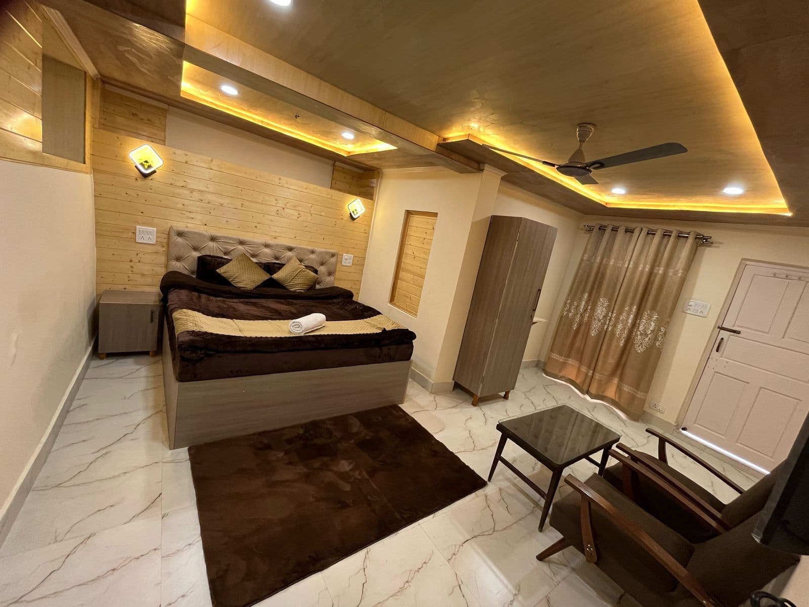 Clean Cottage w/ Home Meals & Shikaras, Kashmir in Srinagar, Kashmir 2