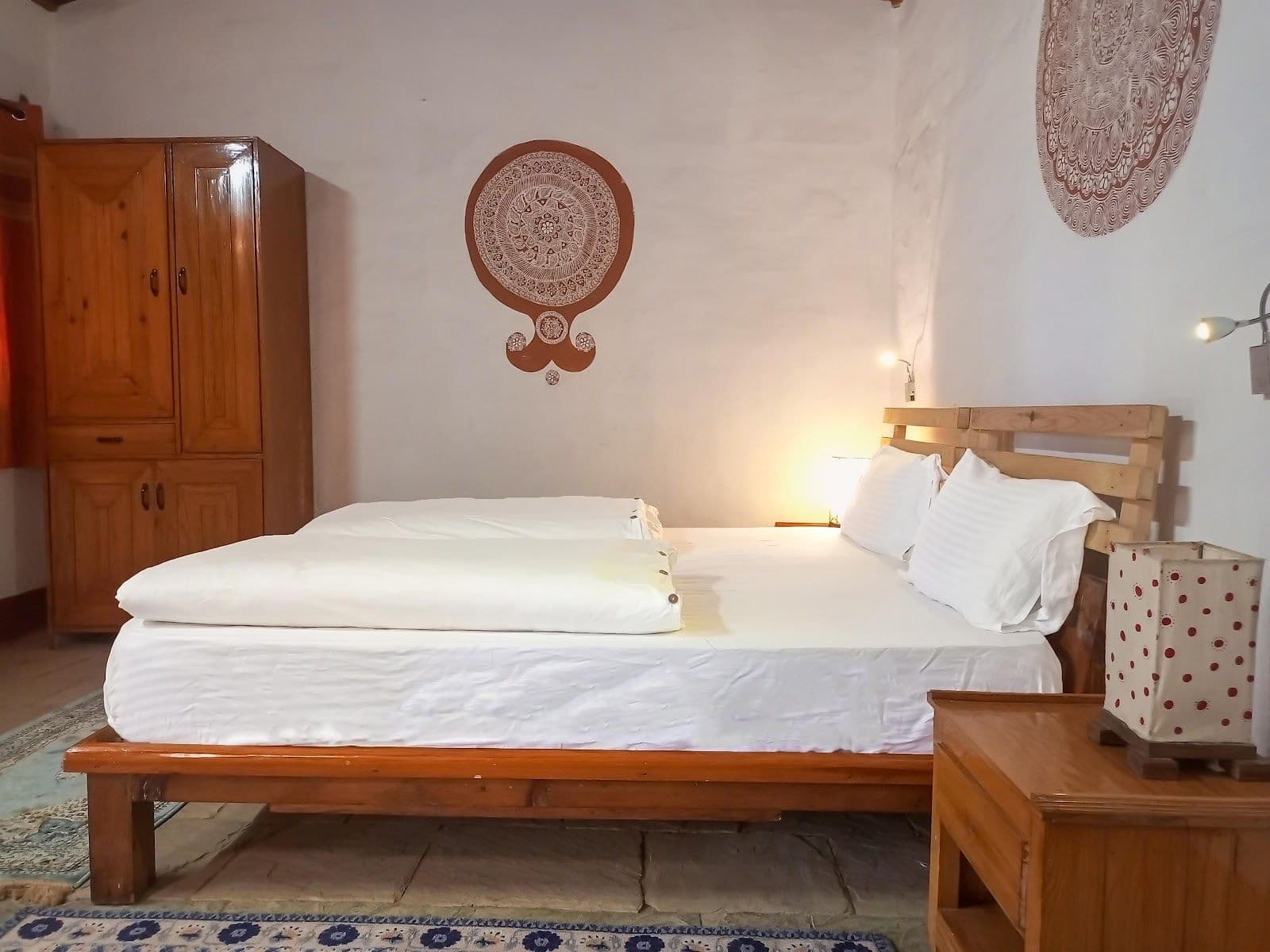 Wooden Cottage w/ Mountain Views & Food in Uttarakhand 2