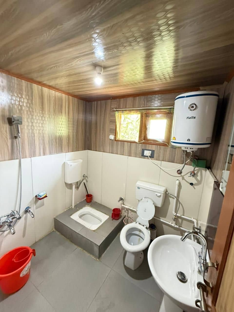 Lakefront Cottage w/ Home Meals & Views, J&K - Srinagar, J&K photo 4