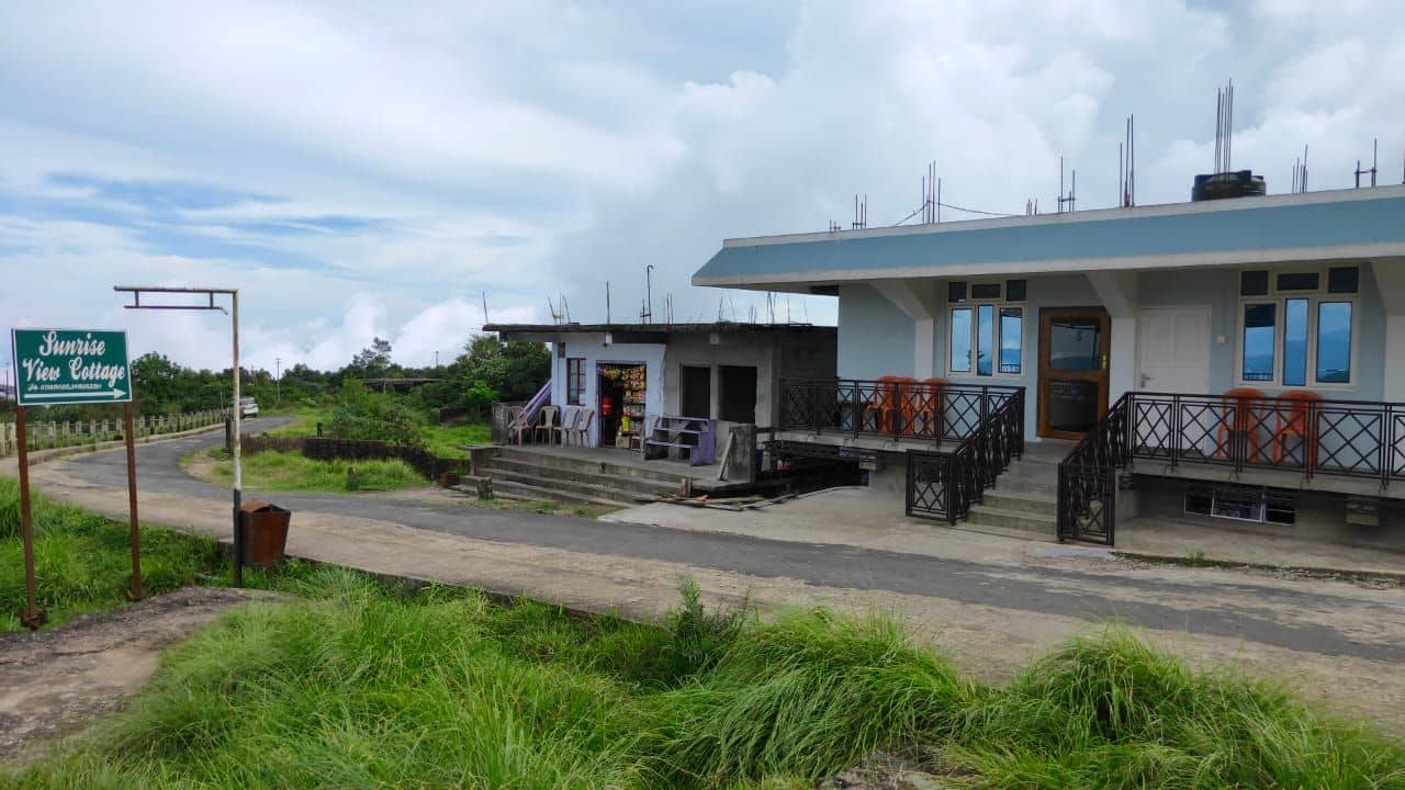 Stunning Cottage by Seven Sisters Waterfall - East Khasi Hills