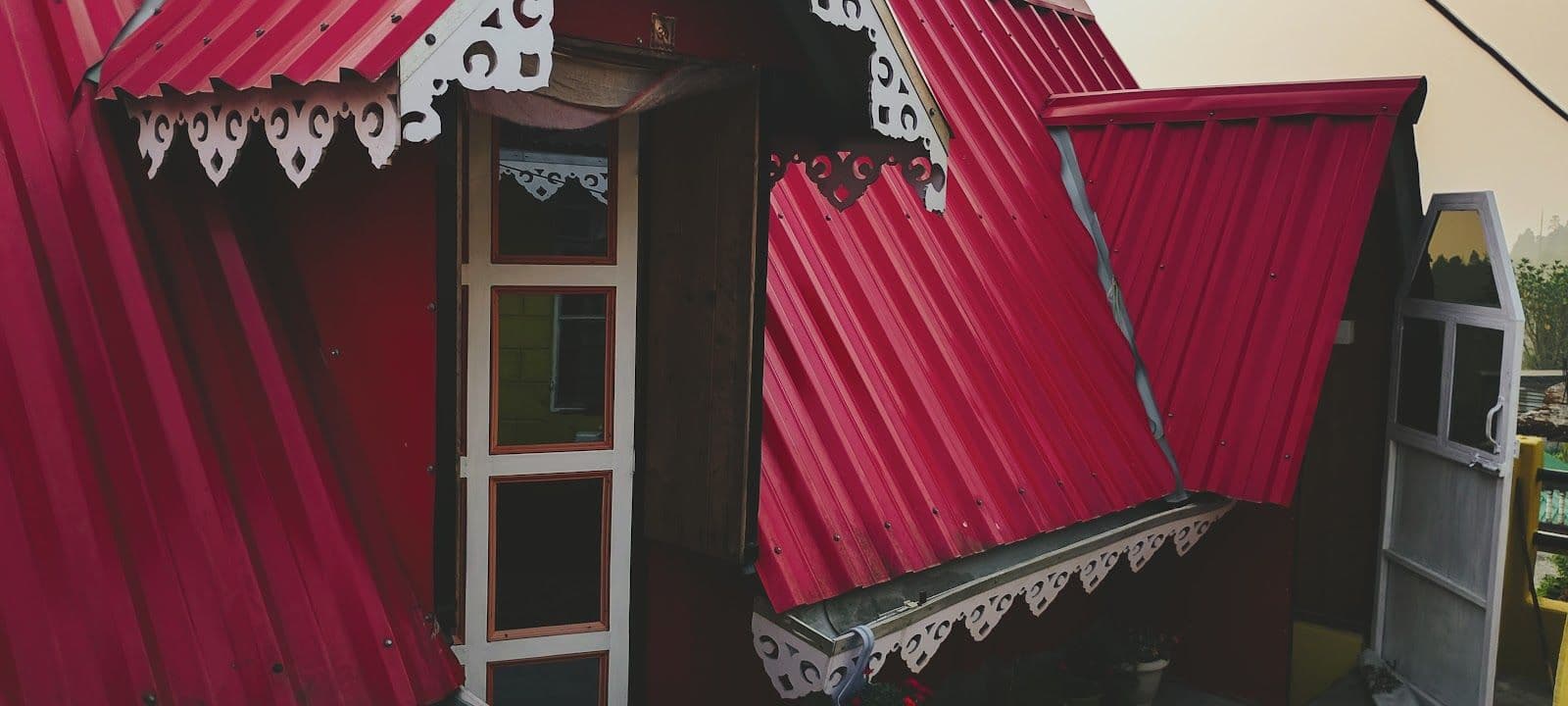 Tranquil Mountain Retreat with Himalayan Views in Kurseong 2