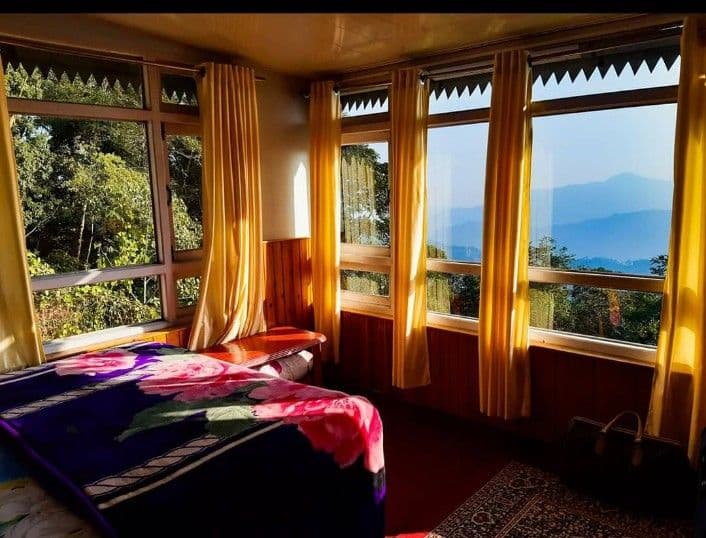 Home with Majestic Mountain Views in Takdah 8